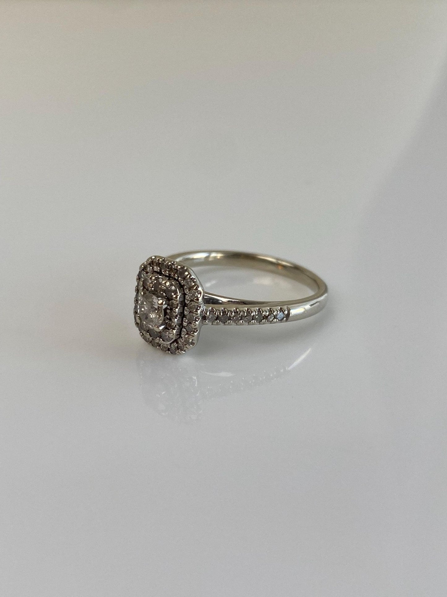 Vintage Solid 10k White Gold Diamond Ring - Size 6.75