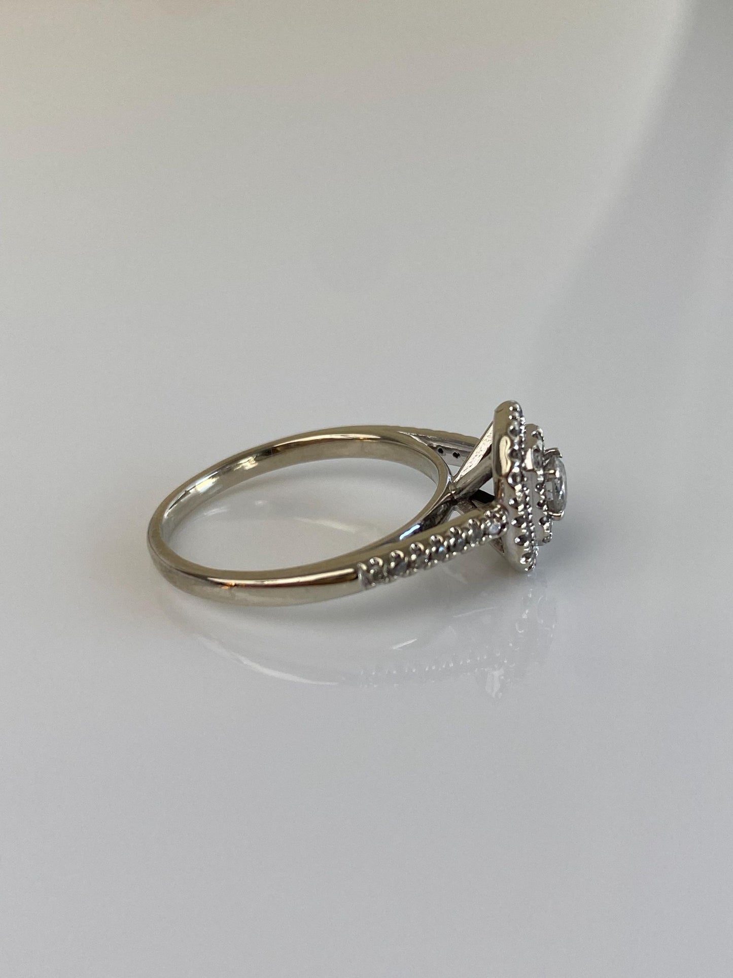 Vintage Solid 10k White Gold Diamond Ring - Size 6.75