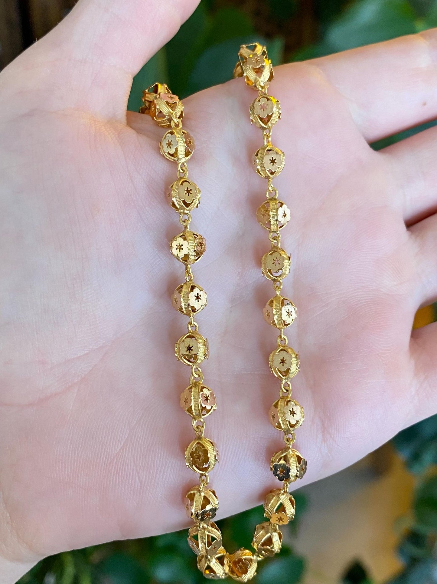 Vintage Solid 21k Yellow Gold Fancy Cut Out Stars Balls Curb Chain Necklace - 17.5 inches