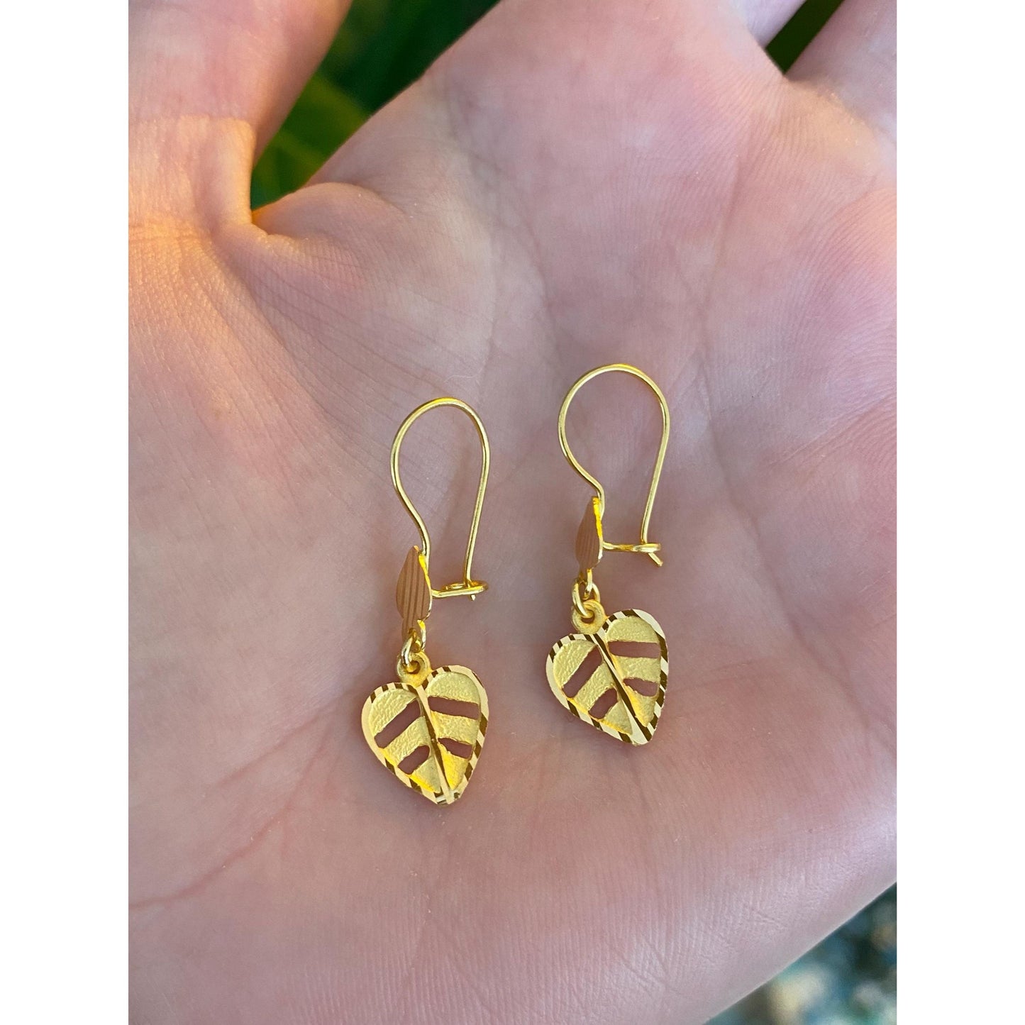 Vintage Solid 21k Yellow Gold Diamond Cut Heart Dangles