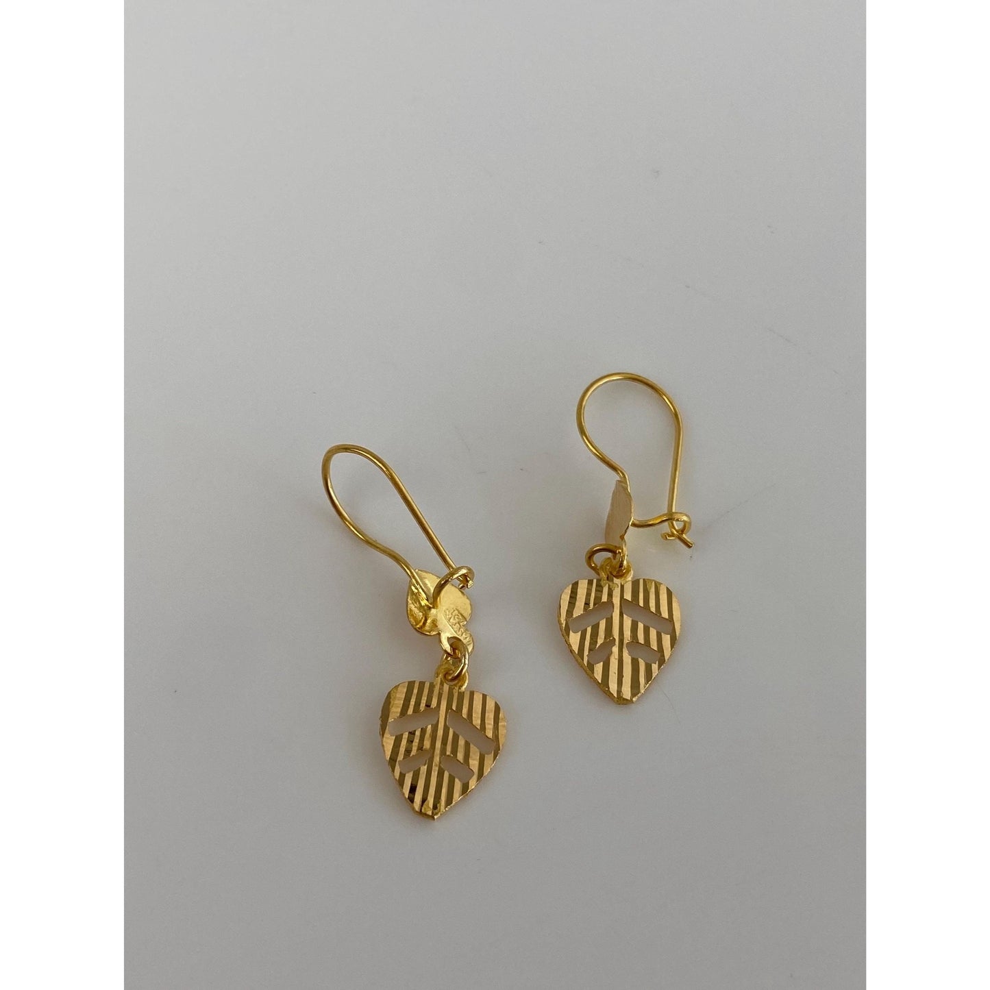 Vintage Solid 21k Yellow Gold Diamond Cut Heart Dangles