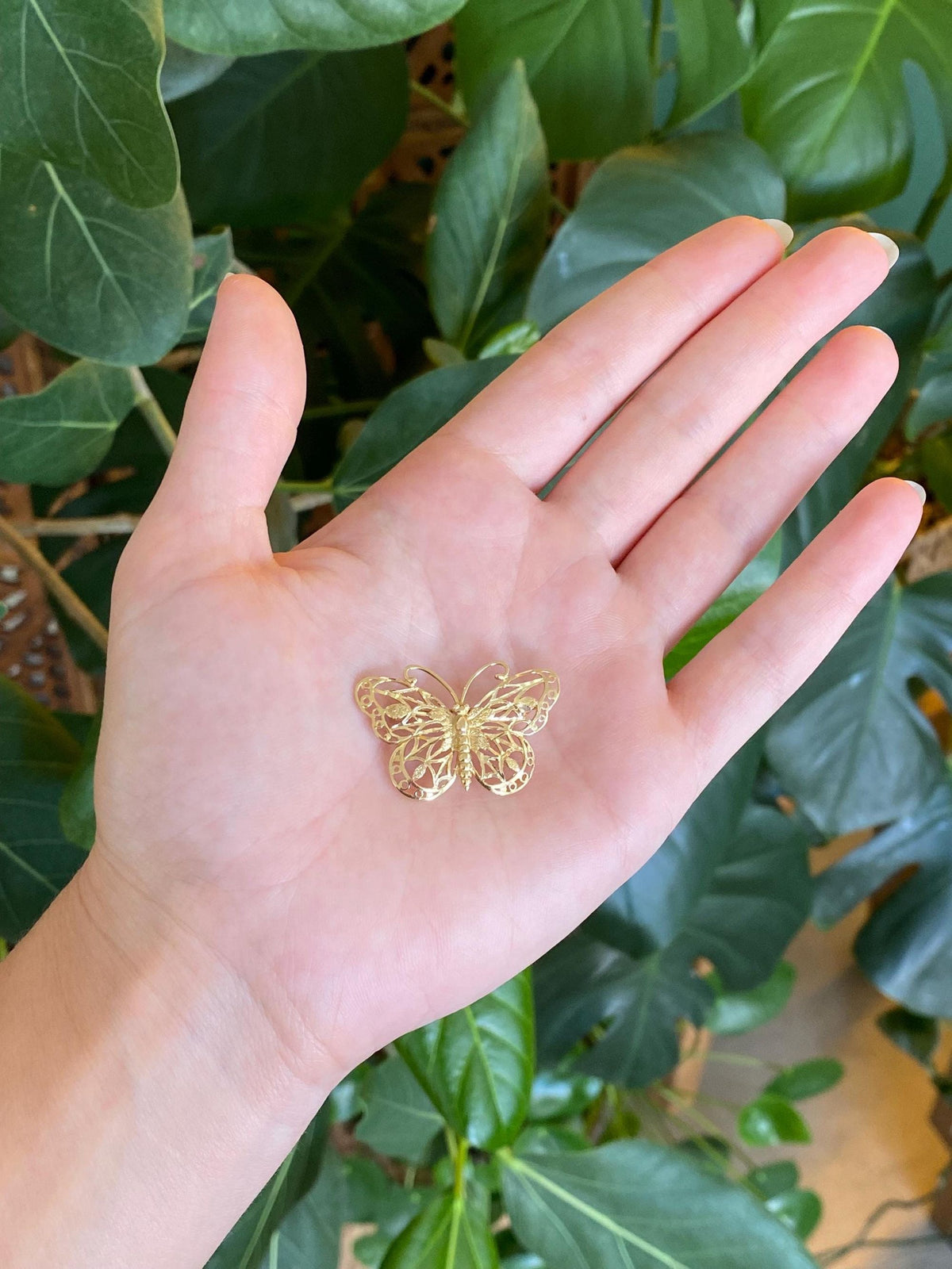 Vintage Solid 14k Yellow Gold Diamond Cut Butterfly Brooch Pin