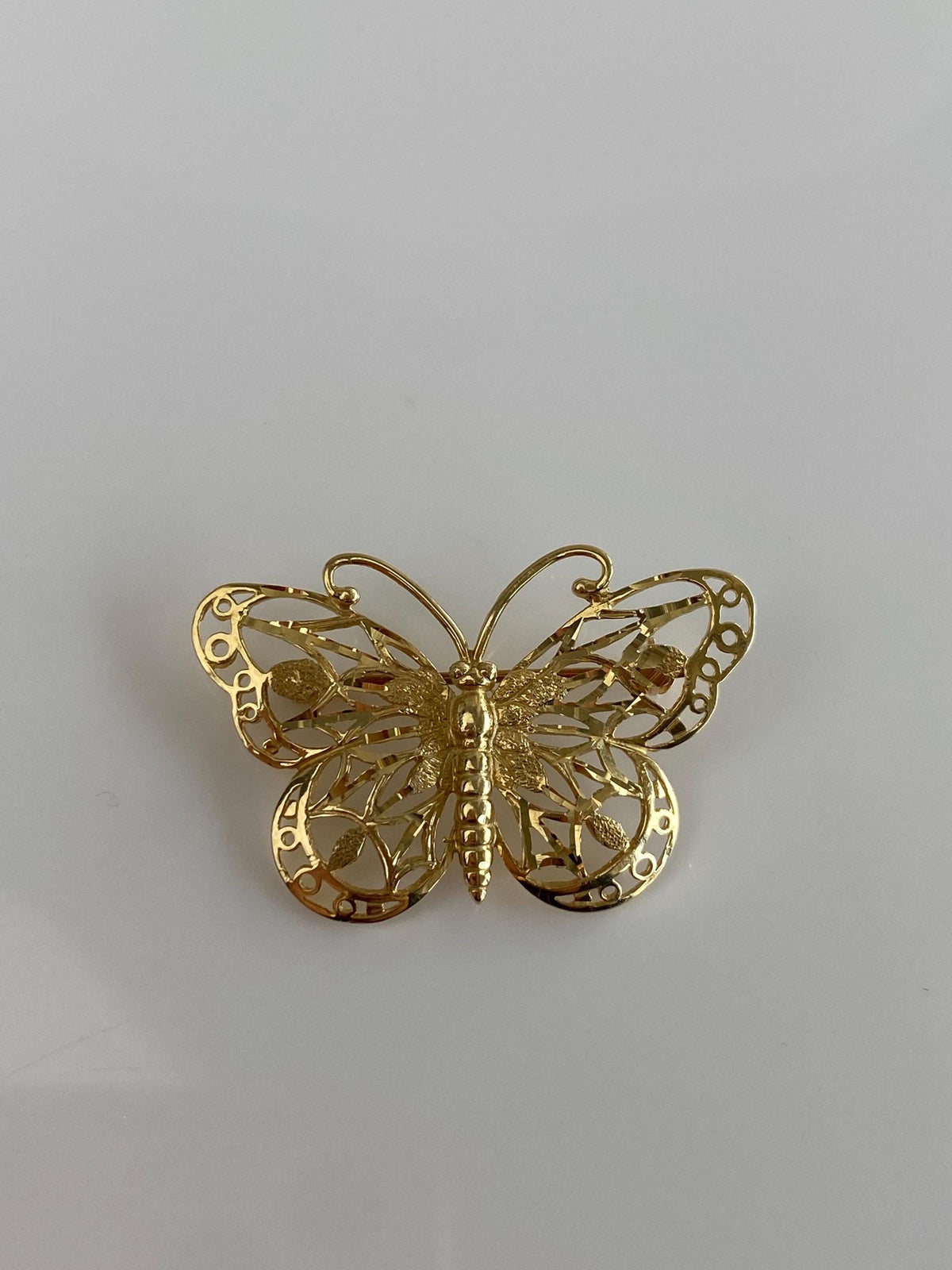 Vintage Solid 14k Yellow Gold Diamond Cut Butterfly Brooch Pin