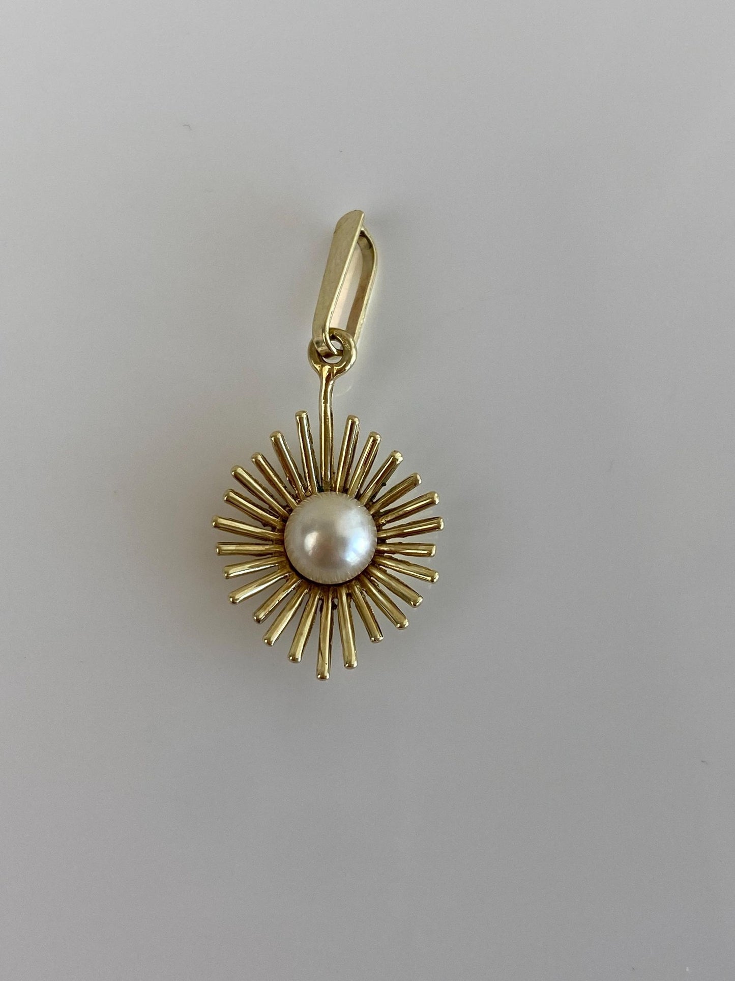 Vintage Solid 14k Yellow Gold Pearl Starburst Charm