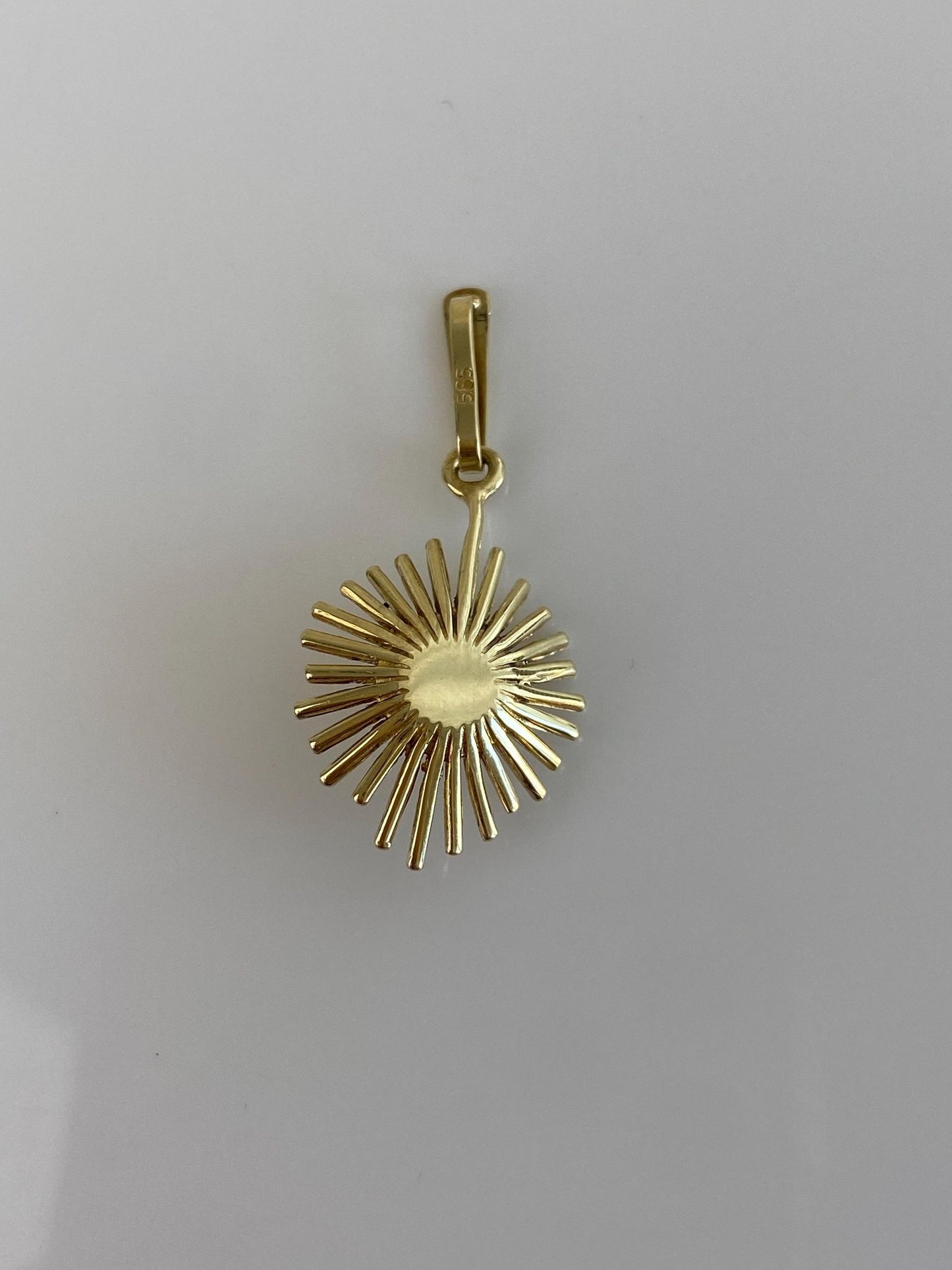 Vintage Solid 14k Yellow Gold Pearl Starburst Charm