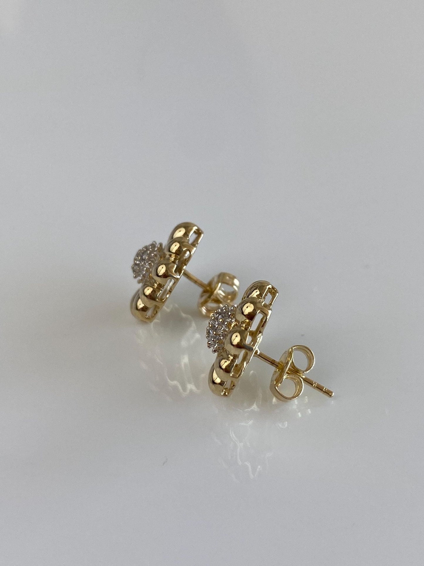 Vintage Solid 14k Yellow Gold Diamond Flower Stud Earrings