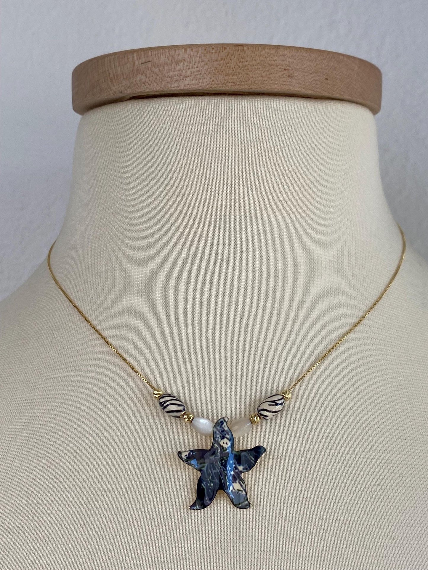 Vintage Solid 14k Yellow Gold Marbled Enamel Mother of Pearl Beads Box Chain Necklace - 17 inches