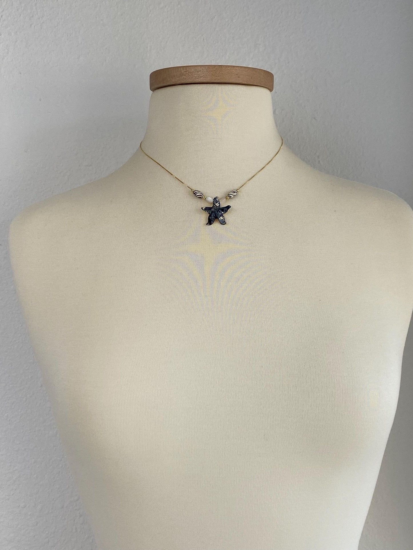 Vintage Solid 14k Yellow Gold Marbled Enamel Mother of Pearl Beads Box Chain Necklace - 17 inches