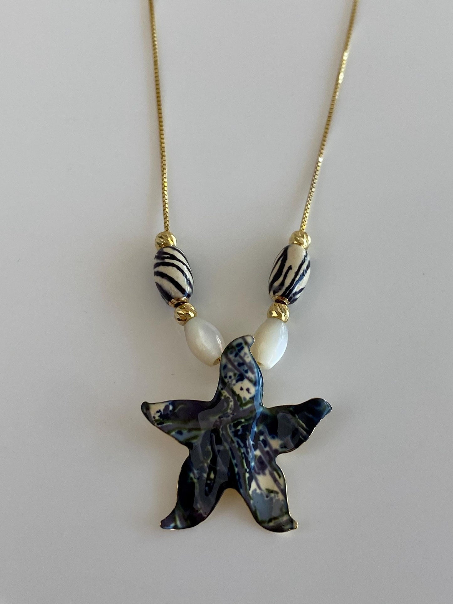 Vintage Solid 14k Yellow Gold Marbled Enamel Mother of Pearl Beads Box Chain Necklace - 17 inches
