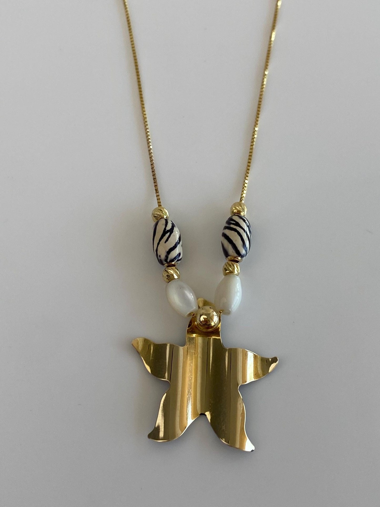 Vintage Solid 14k Yellow Gold Marbled Enamel Mother of Pearl Beads Box Chain Necklace - 17 inches