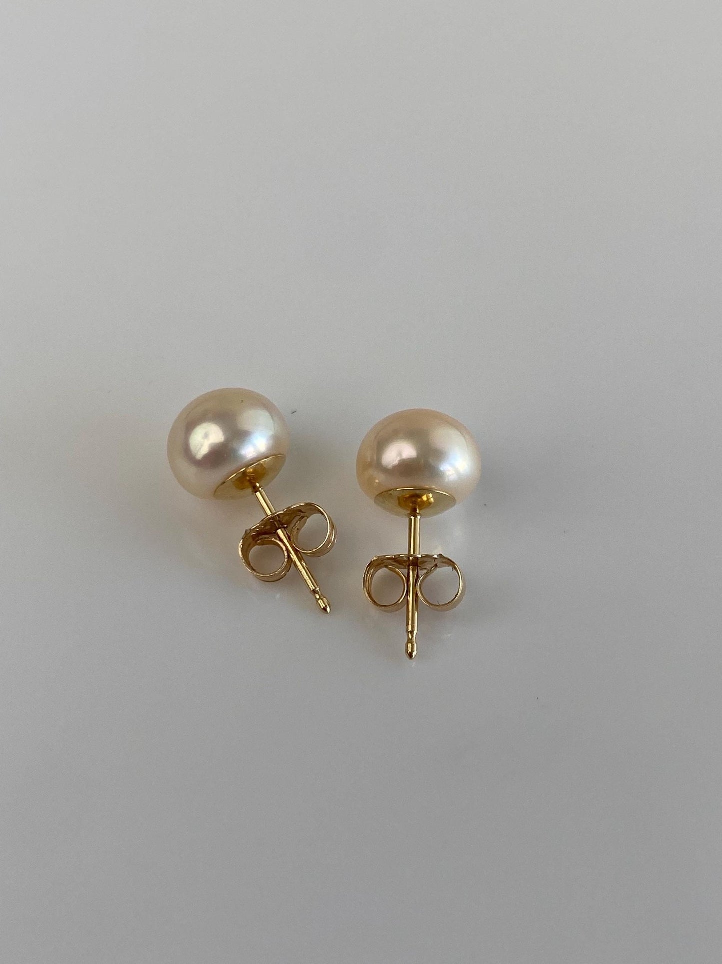 Vintage Solid 14k Yellow Gold Pearl Stud Earrings