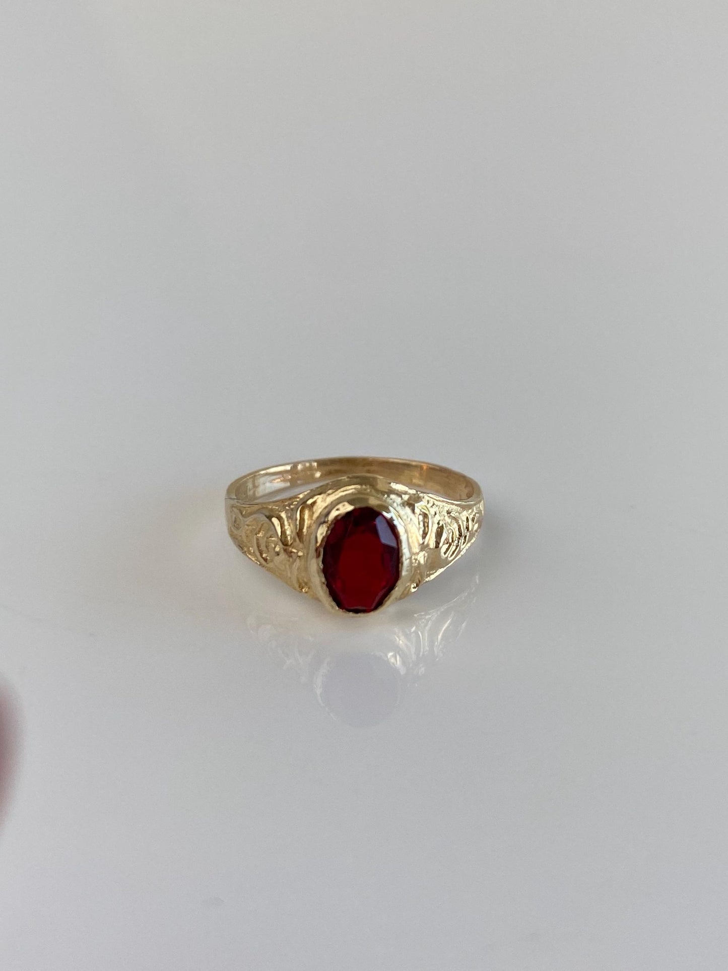 Vintage Solid 10k Yellow Gold Red Cubic Zirconia Designed Ring - Size 2.75