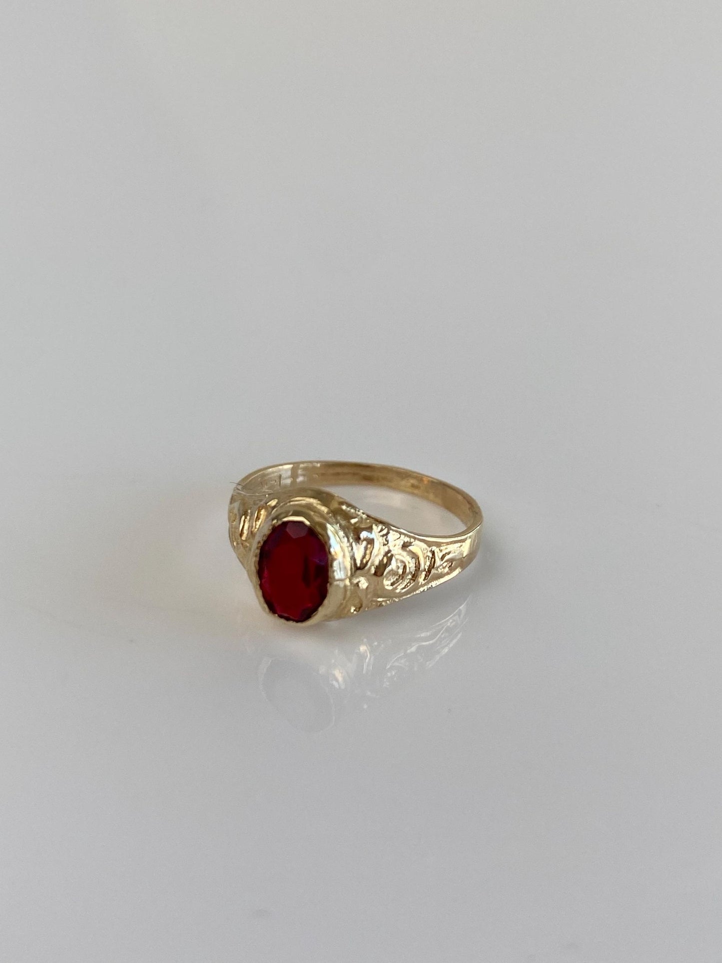 Vintage Solid 10k Yellow Gold Red Cubic Zirconia Designed Ring - Size 2.75