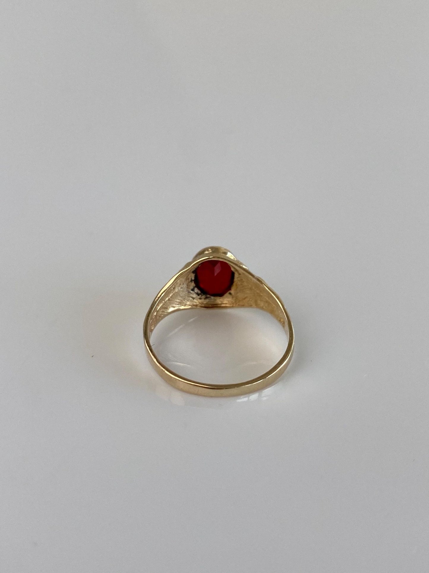 Vintage Solid 10k Yellow Gold Red Cubic Zirconia Designed Ring - Size 2.75