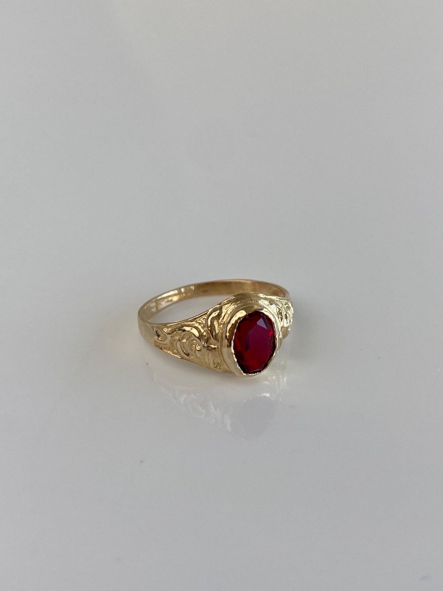 Vintage Solid 10k Yellow Gold Red Cubic Zirconia Designed Ring - Size 2.75