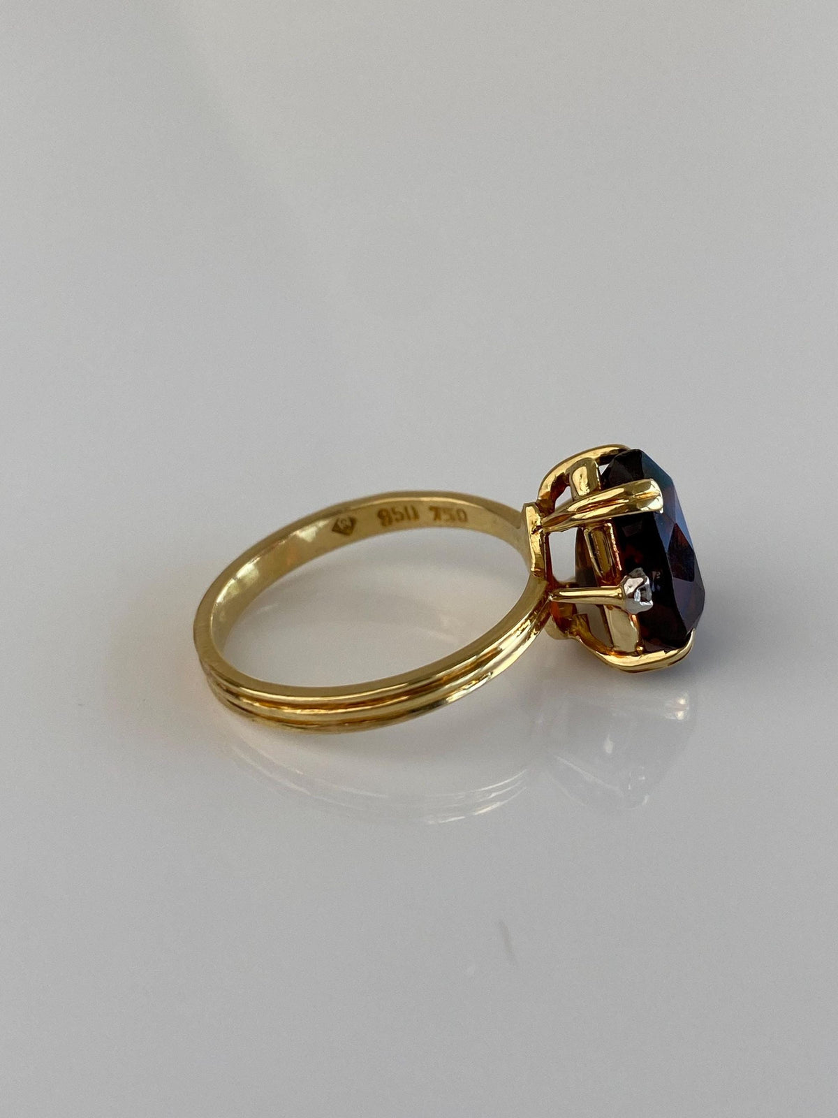 Vintage Solid 18k Yellow Gold Diamonds Dark Citrine Ring - Size 6.5