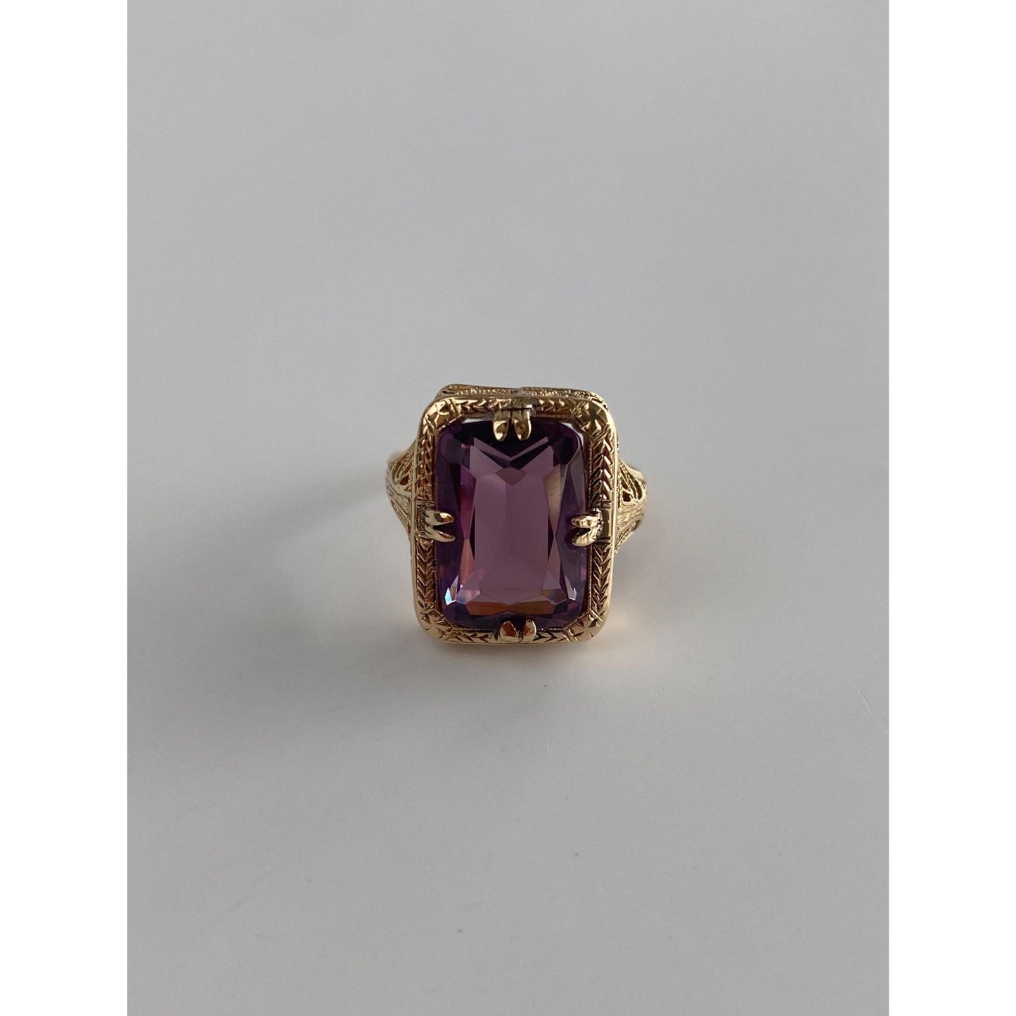 Vintage Solid 14k Yellow Gold Purple Cubic Zirconia Art Deco Style Ring - Size 5.25