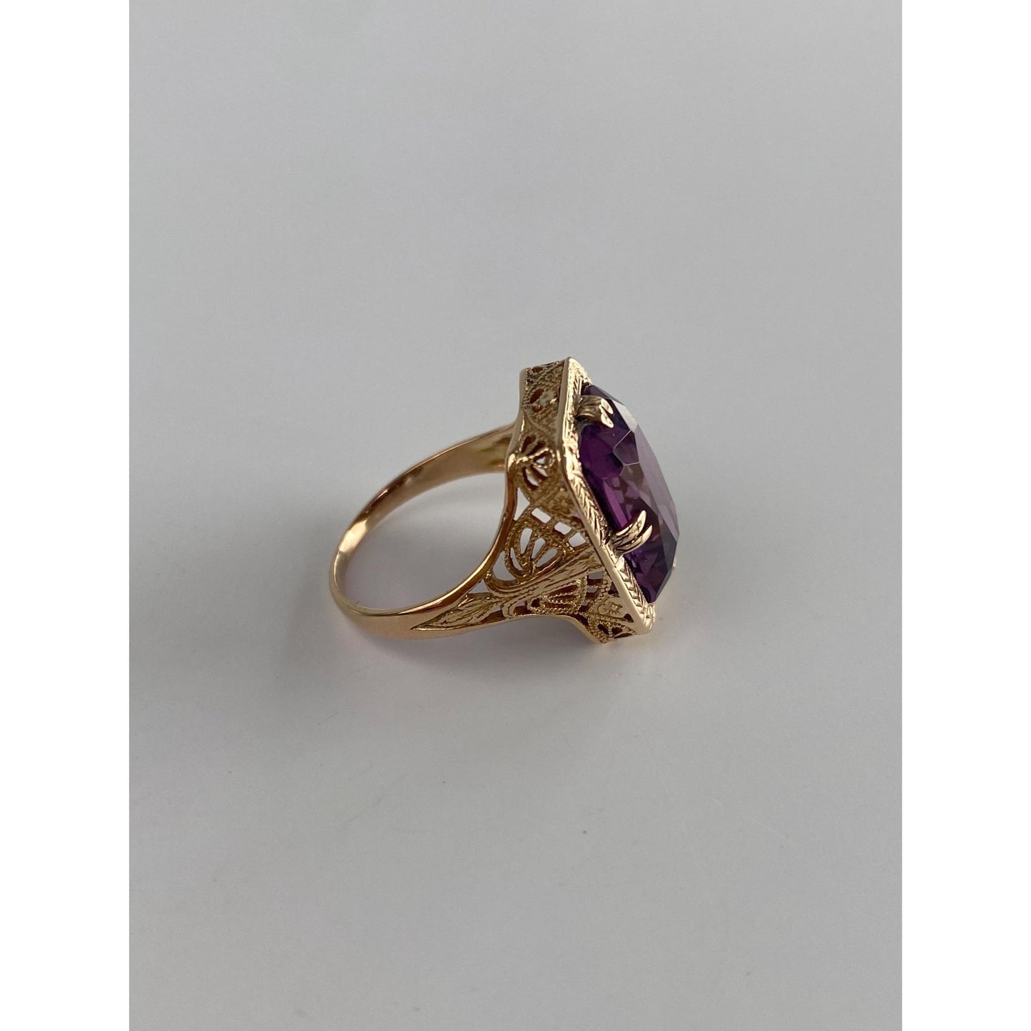 Vintage Solid 14k Yellow Gold Purple Cubic Zirconia Art Deco Style Ring - Size 5.25