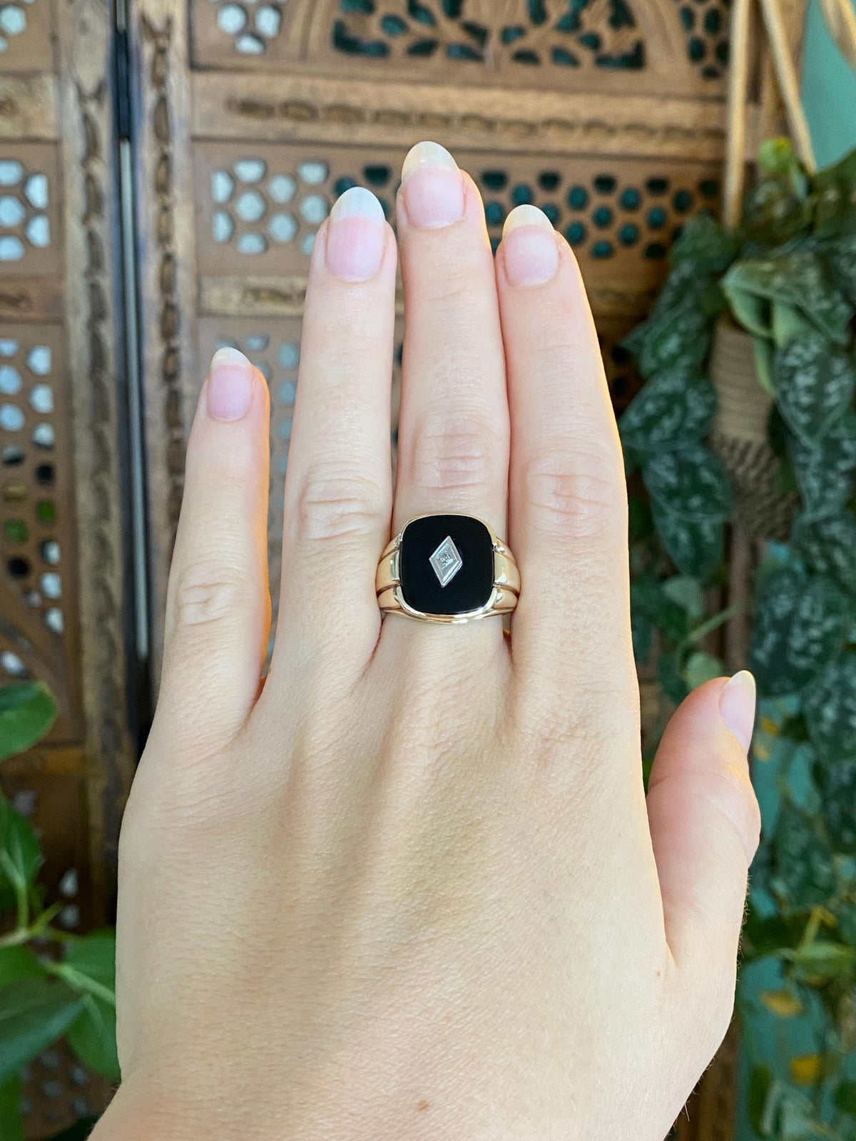 Vintage Solid 9k White & Yellow Gold Onyx Diamond Signet Ring - Size 8.25