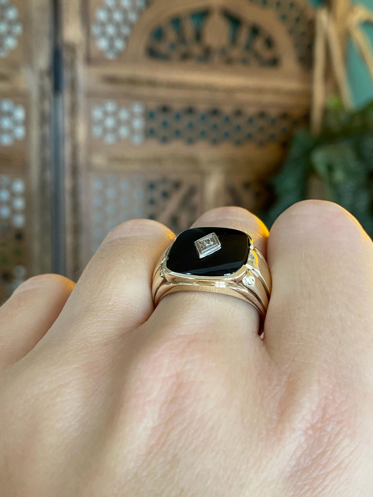 Vintage Solid 9k White & Yellow Gold Onyx Diamond Signet Ring - Size 8.25
