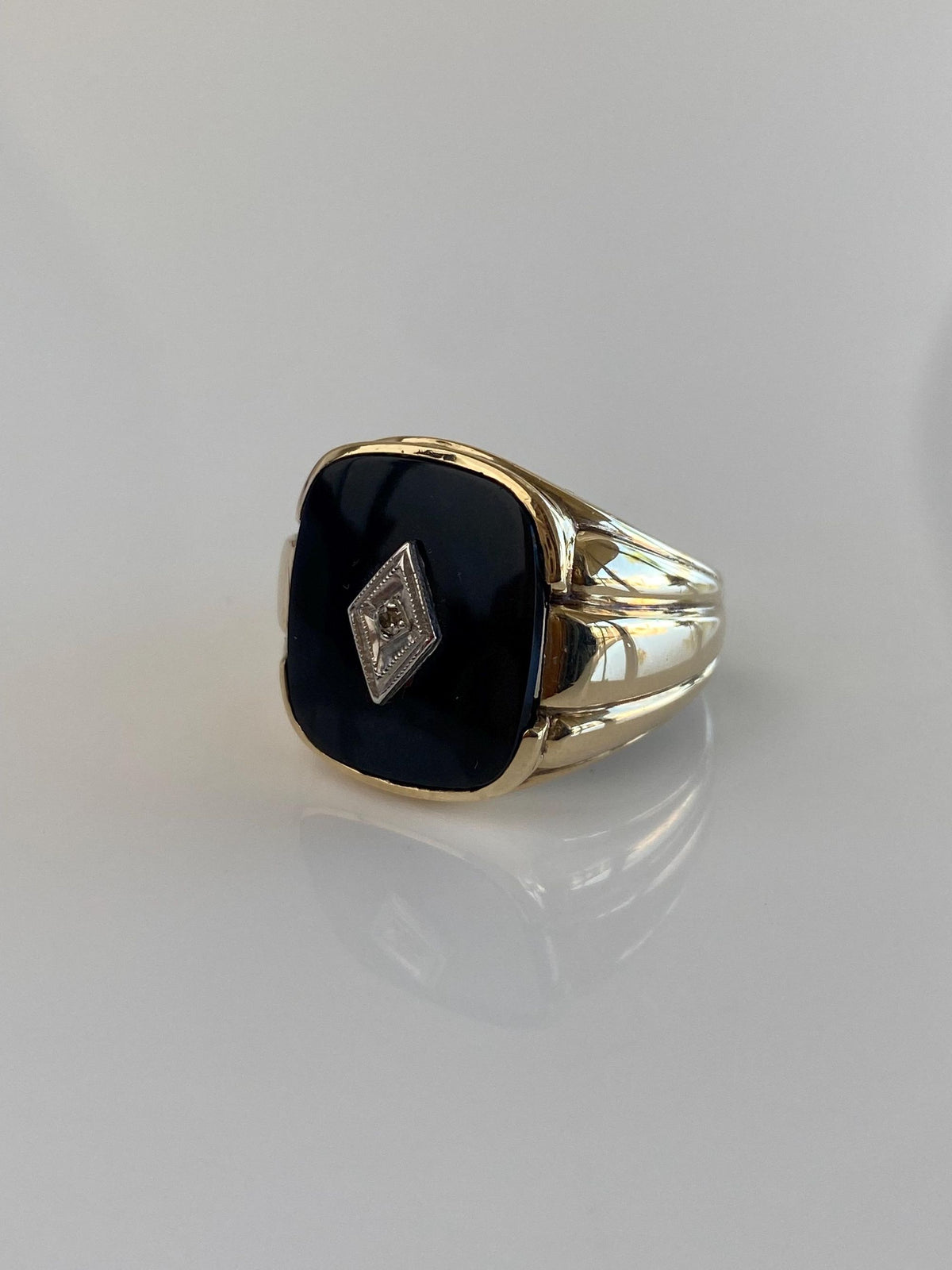 Vintage Solid 9k White & Yellow Gold Onyx Diamond Signet Ring - Size 8.25