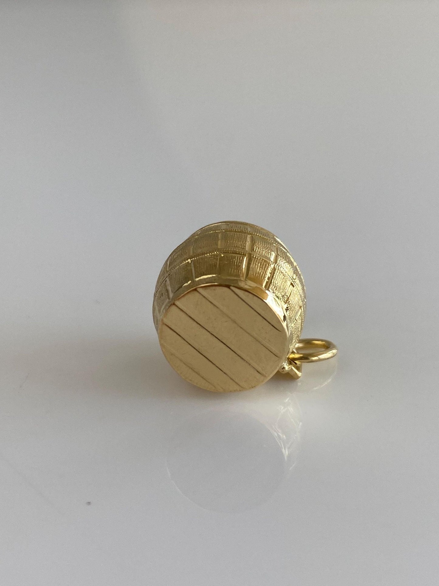Vintage 18k Yellow Gold Barrel Charm