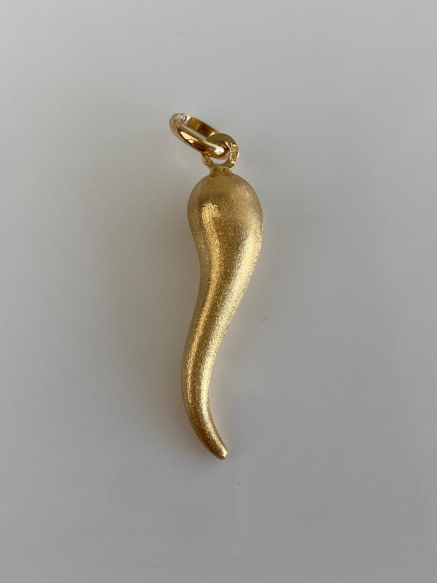 Vintage 18k Yellow Gold Large Textured Italian Horn Charm