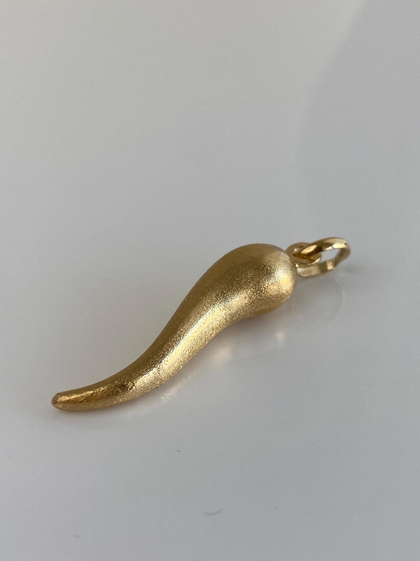 Vintage 18k Yellow Gold Large Textured Italian Horn Charm