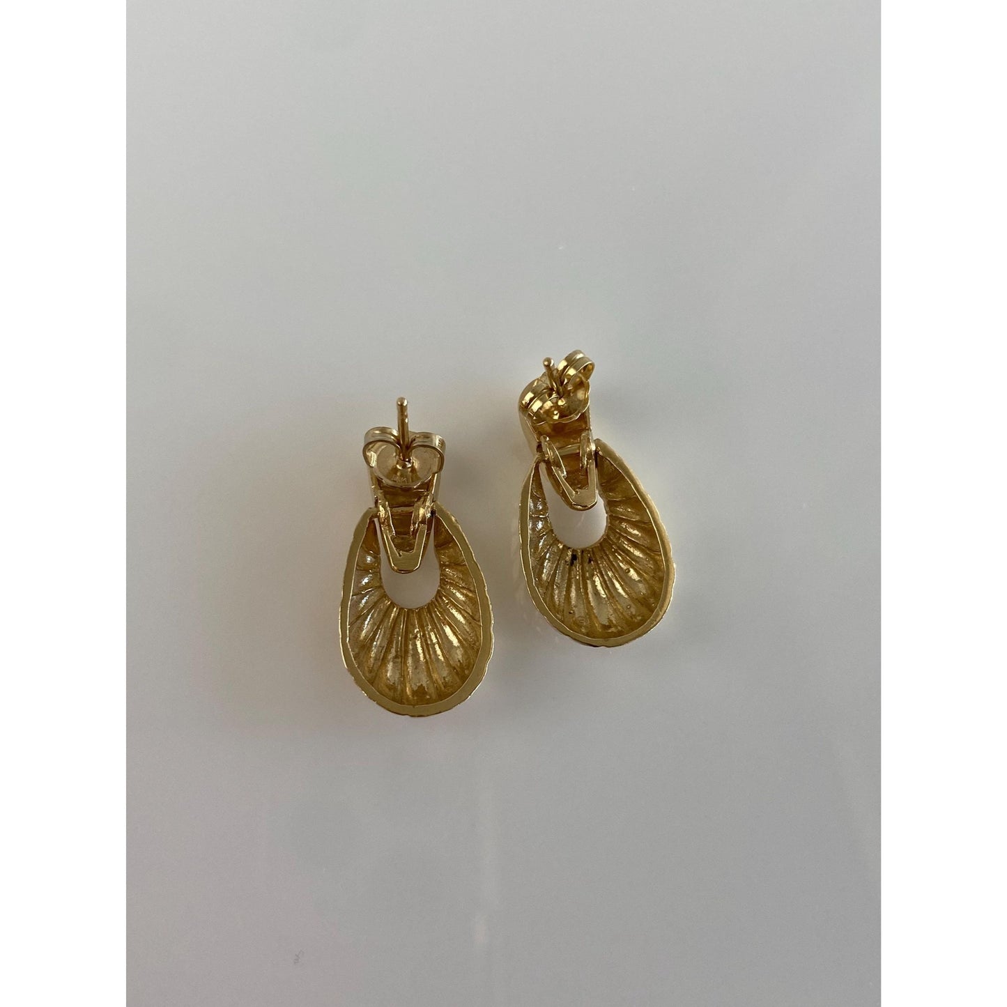 Vintage Solid 14k Yellow Gold Scalloped Oval Hoop Dangle Stud Earrings