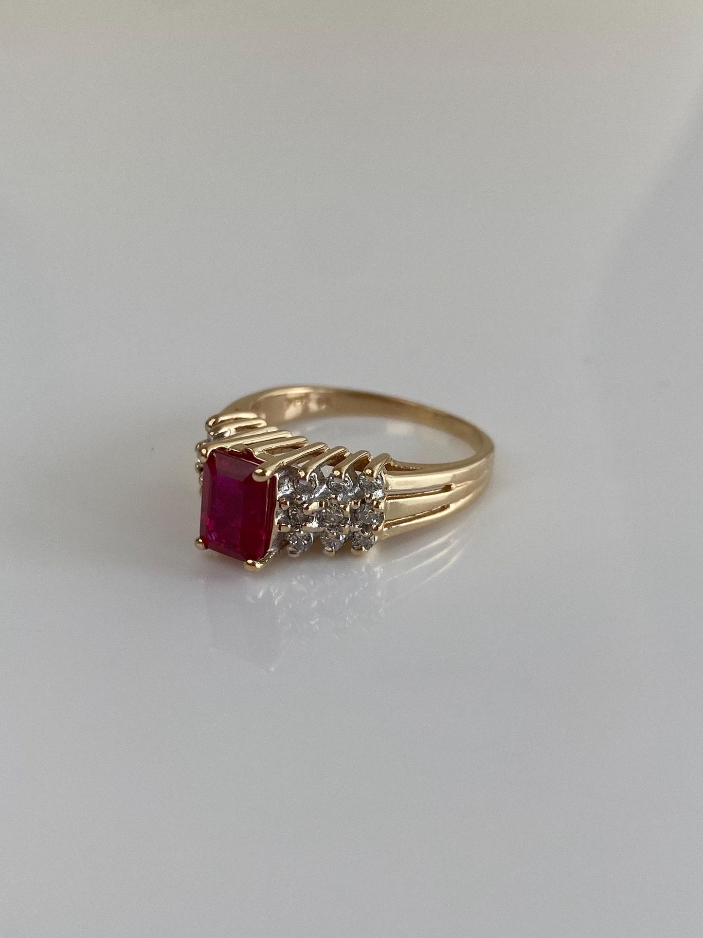 Vintage Solid 14k Yellow Gold Diamond Pink Sapphire Ring - Size 6.75