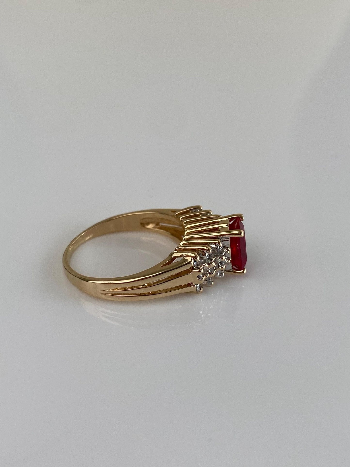 Vintage Solid 14k Yellow Gold Diamond Pink Sapphire Ring - Size 6.75