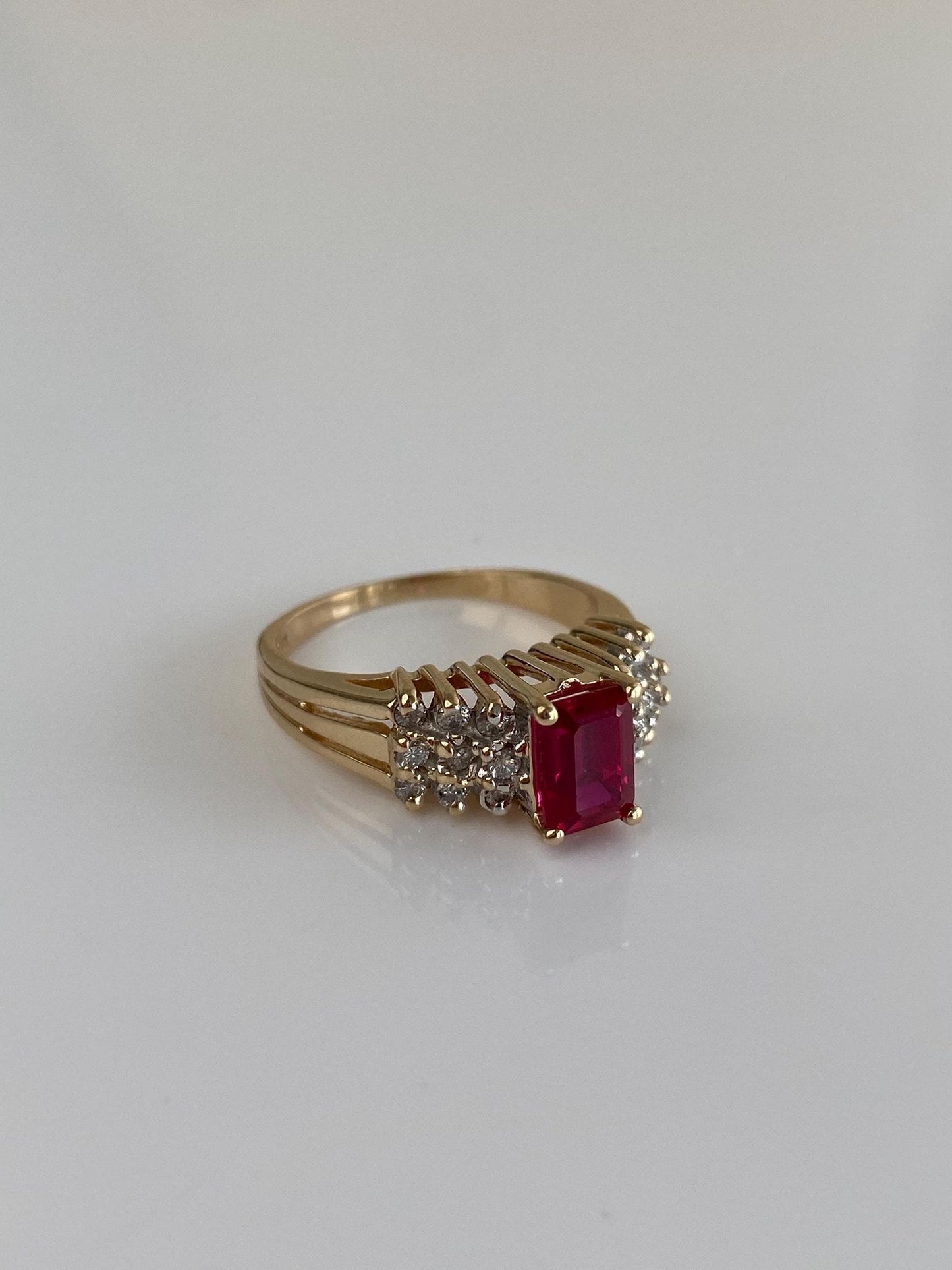 Vintage Solid 14k Yellow Gold Diamond Pink Sapphire Ring - Size 6.75