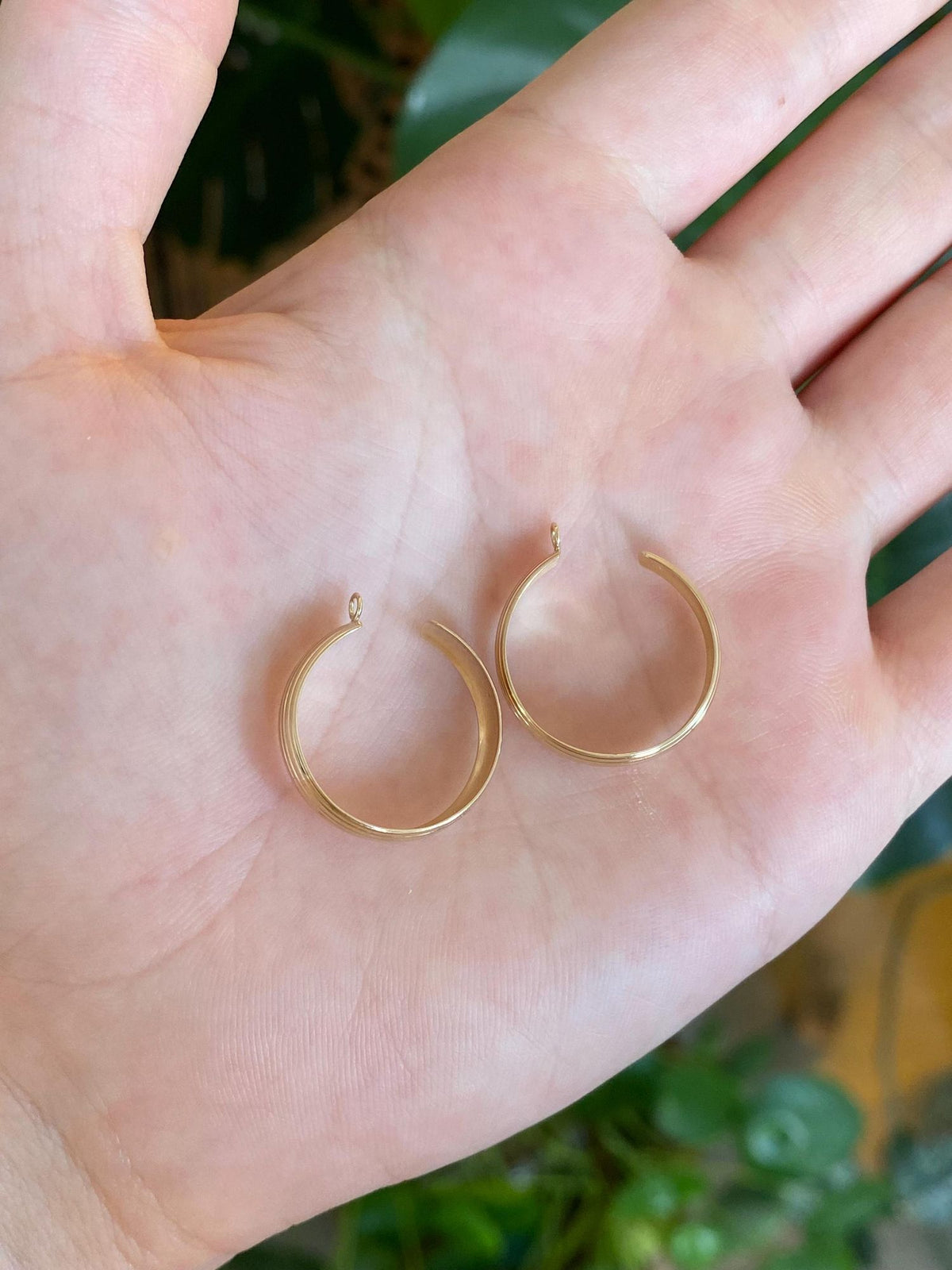 Vintage Solid 14k Yellow Gold Lined Hoop Earring Jackets