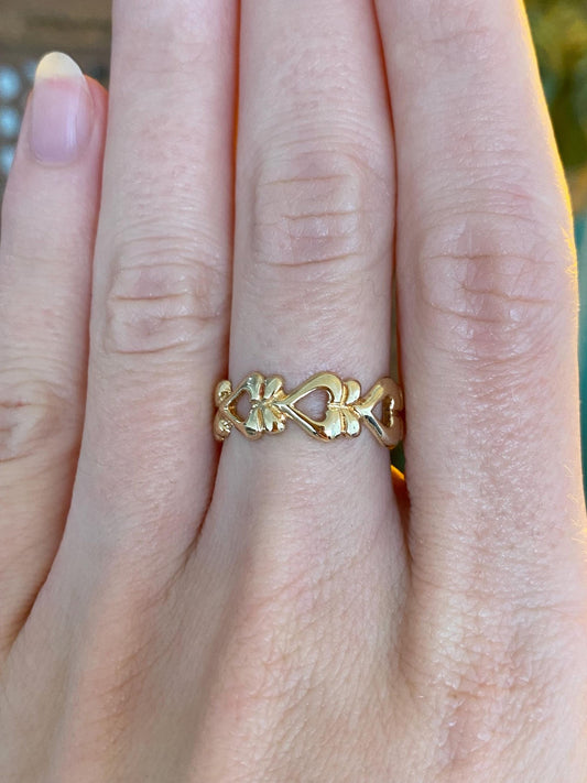 Vintage Solid 10k Yellow Gold Hearts Ring Band - Size 6.75