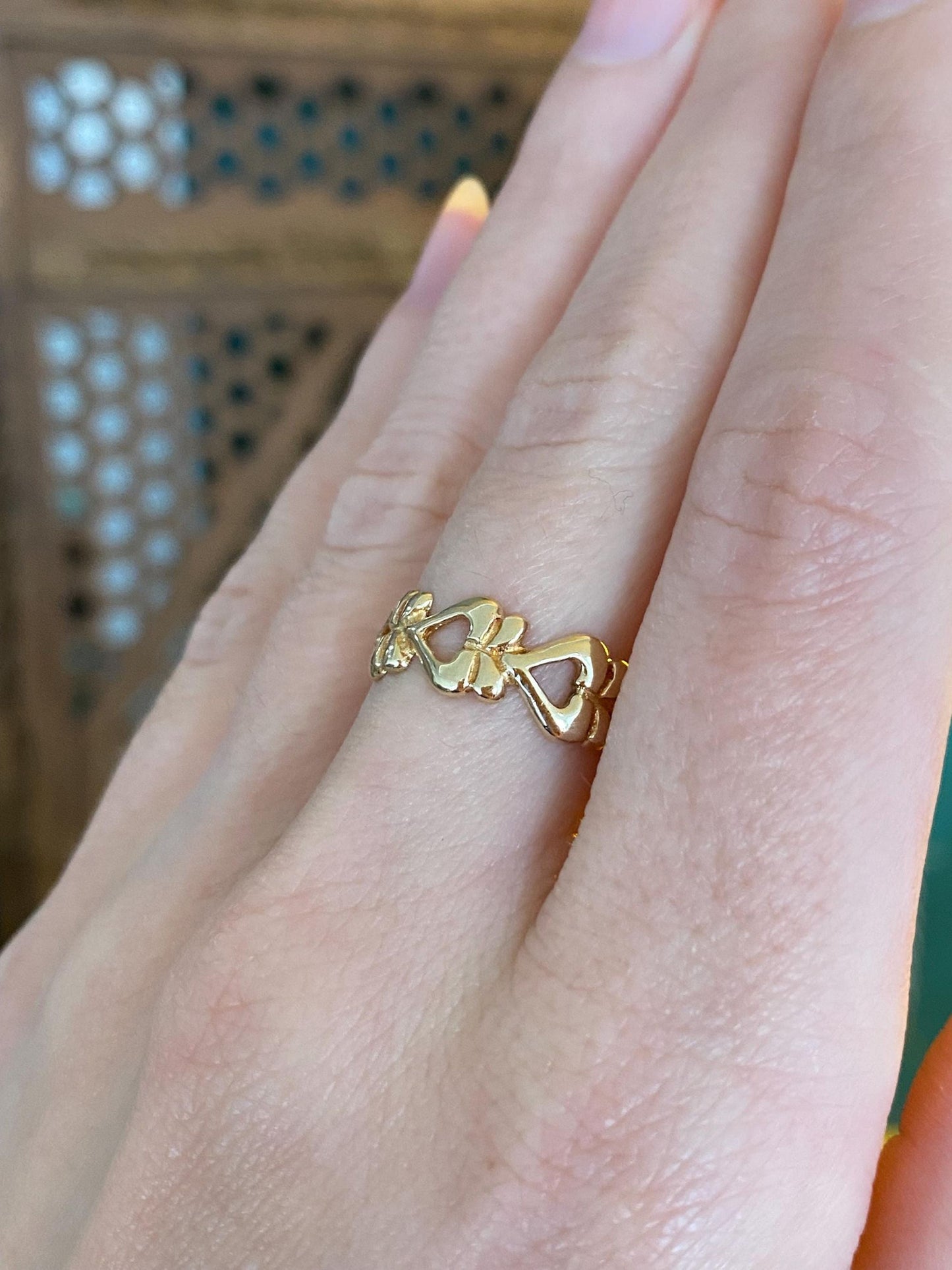 Vintage Solid 10k Yellow Gold Hearts Ring Band - Size 6.75