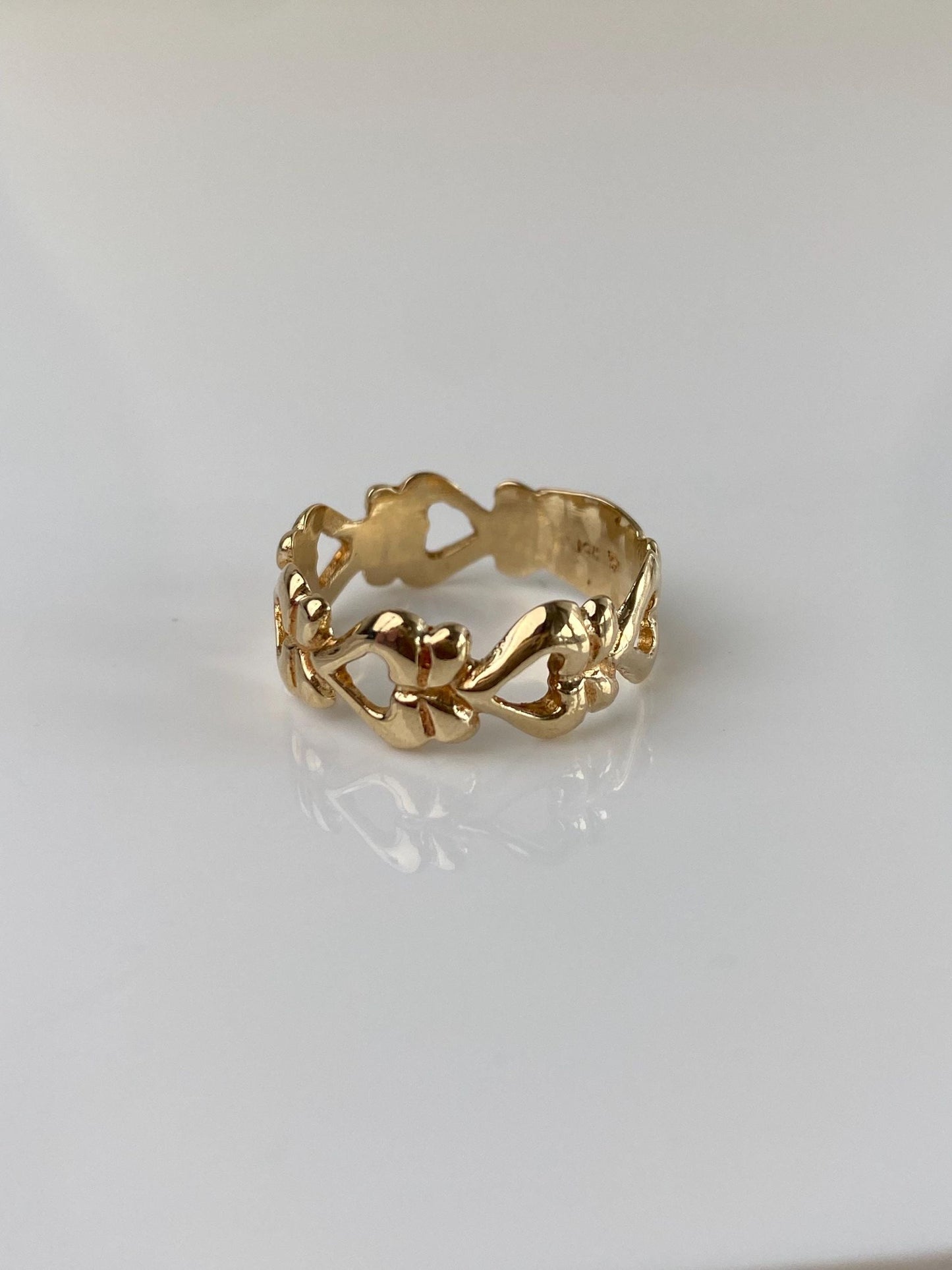 Vintage Solid 10k Yellow Gold Hearts Ring Band - Size 6.75