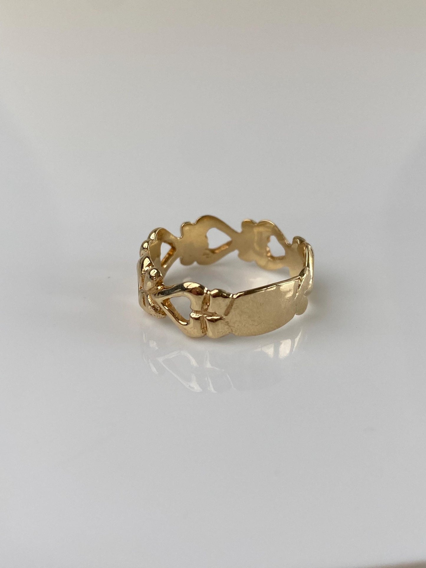 Vintage Solid 10k Yellow Gold Hearts Ring Band - Size 6.75