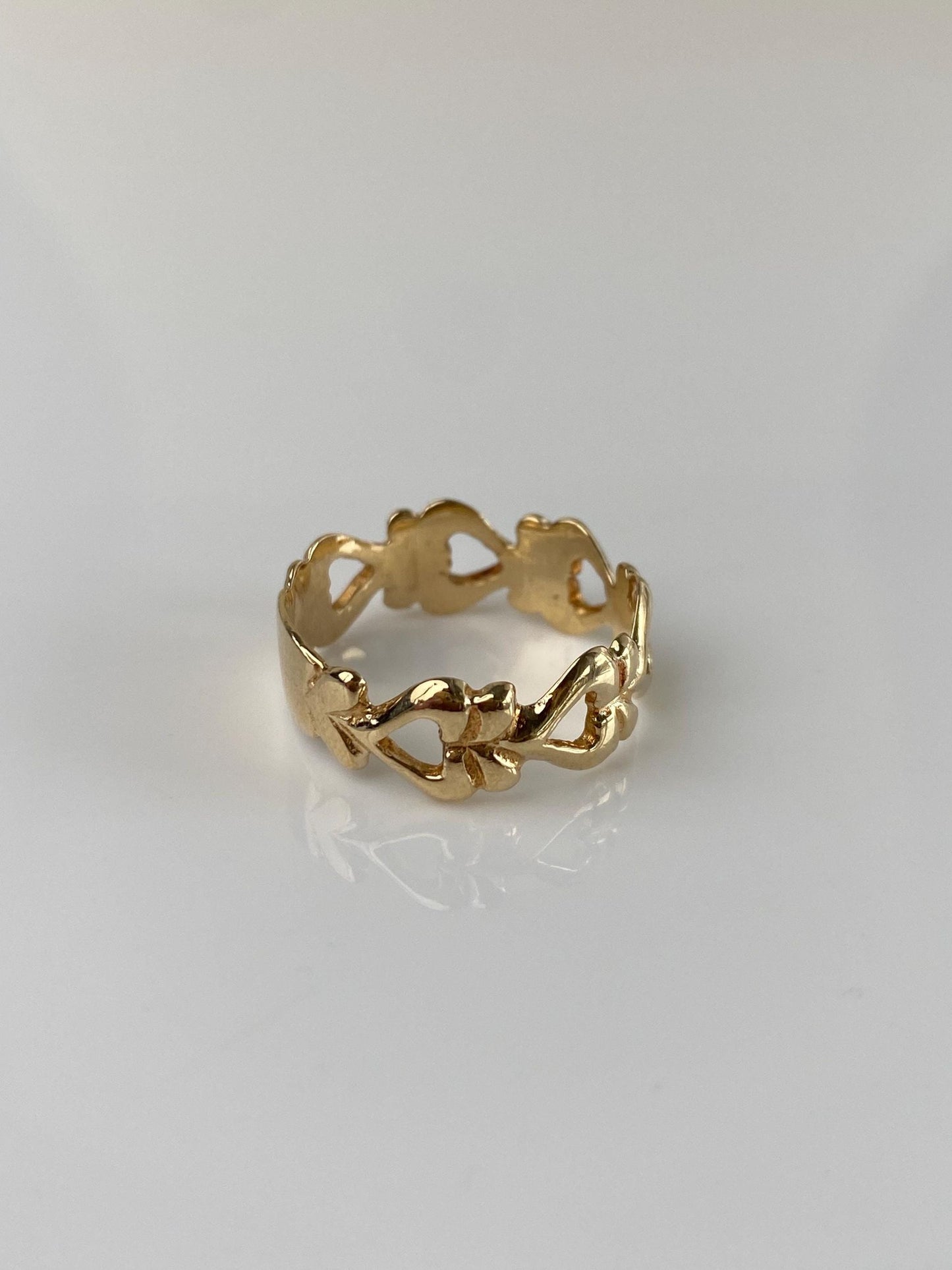 Vintage Solid 10k Yellow Gold Hearts Ring Band - Size 6.75