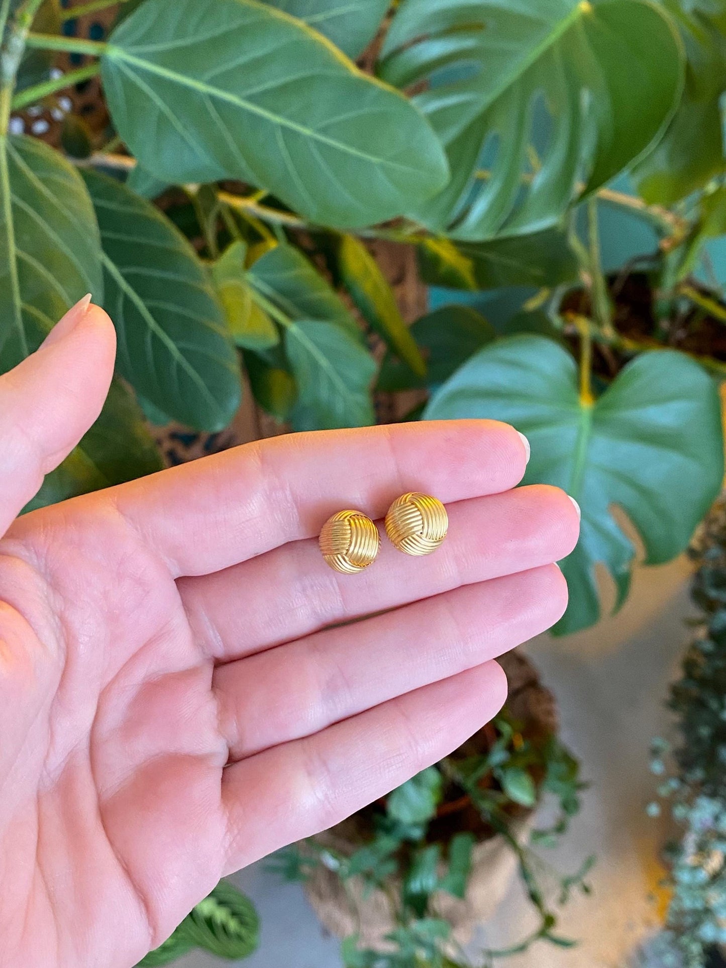 Vintage 23k Yellow Gold Knot Style Ball Stud Earrings