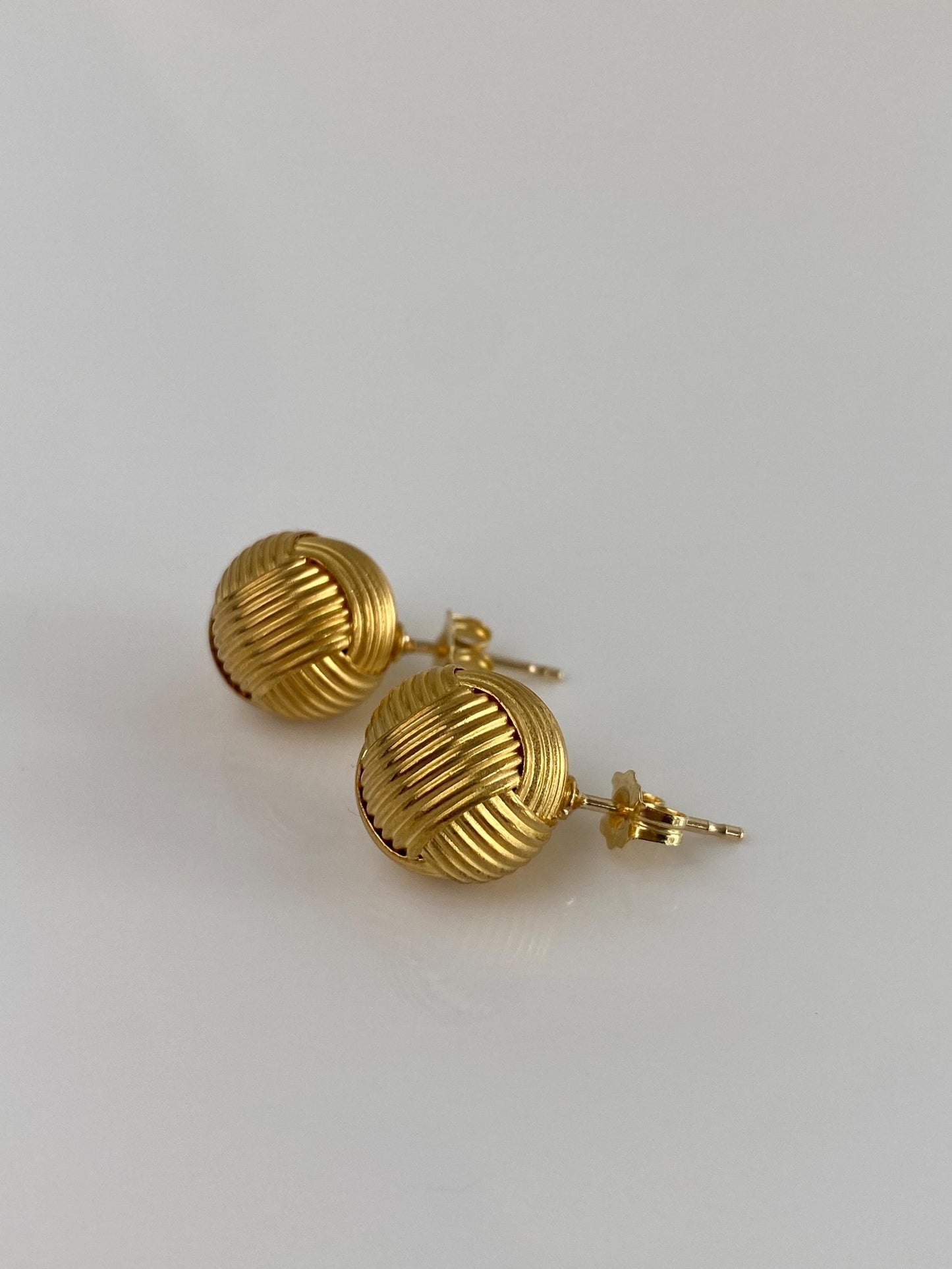 Vintage 23k Yellow Gold Knot Style Ball Stud Earrings