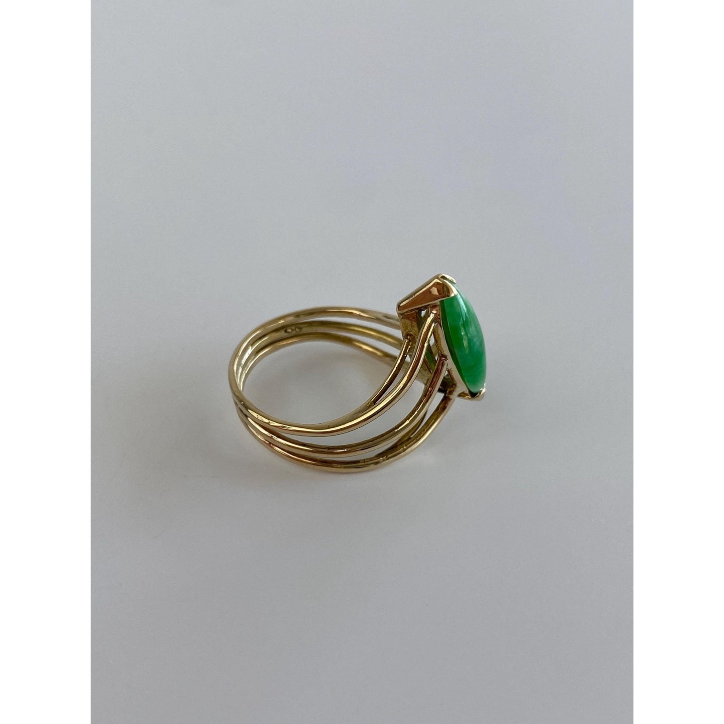 Vintage Solid 14k Yellow Gold Jade Marquis Ring - Size 5.75