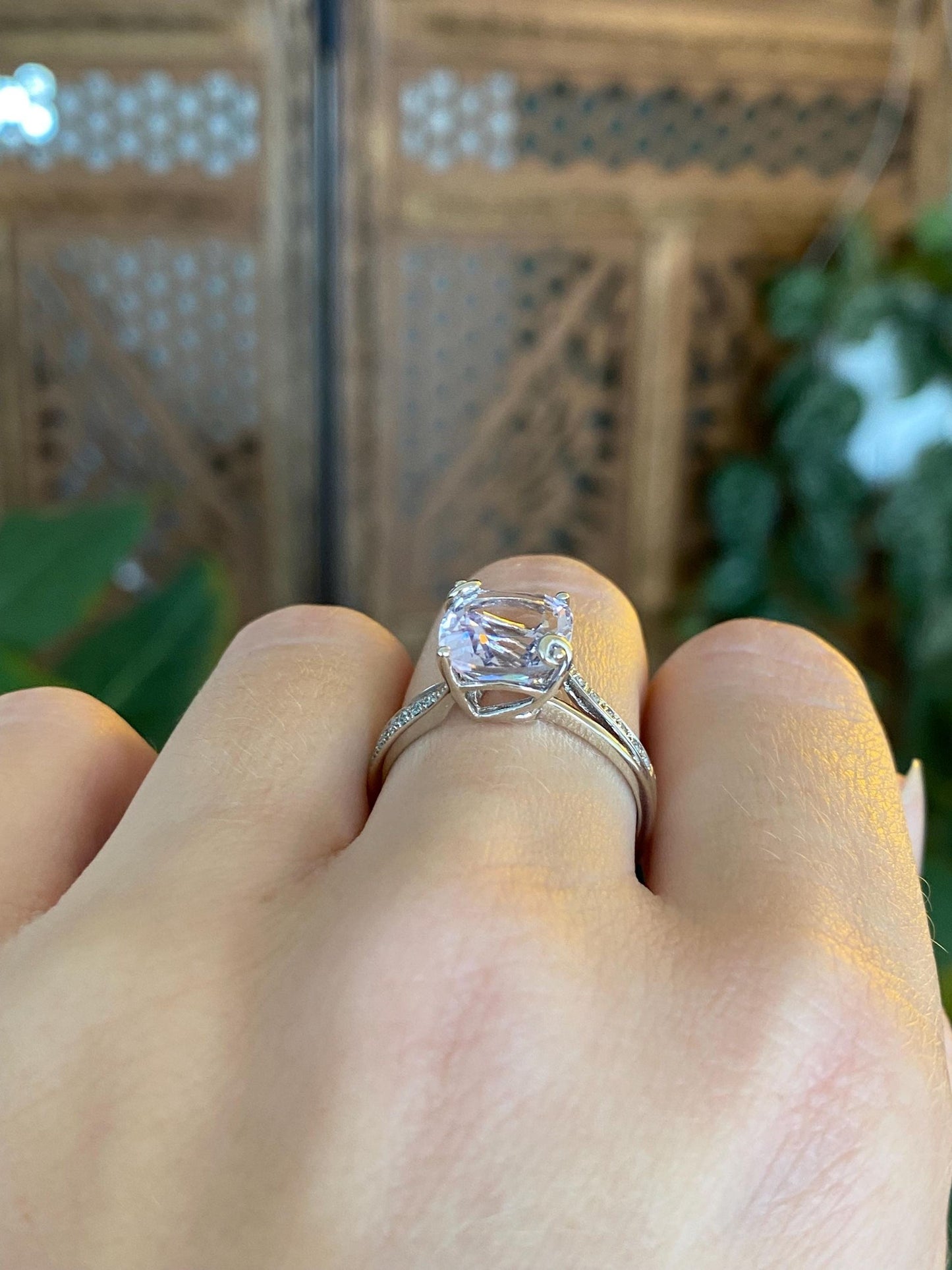 Vintage Solid 14k White Gold Light Purple Amethyst Clear Sapphire Ring - Size 8.25