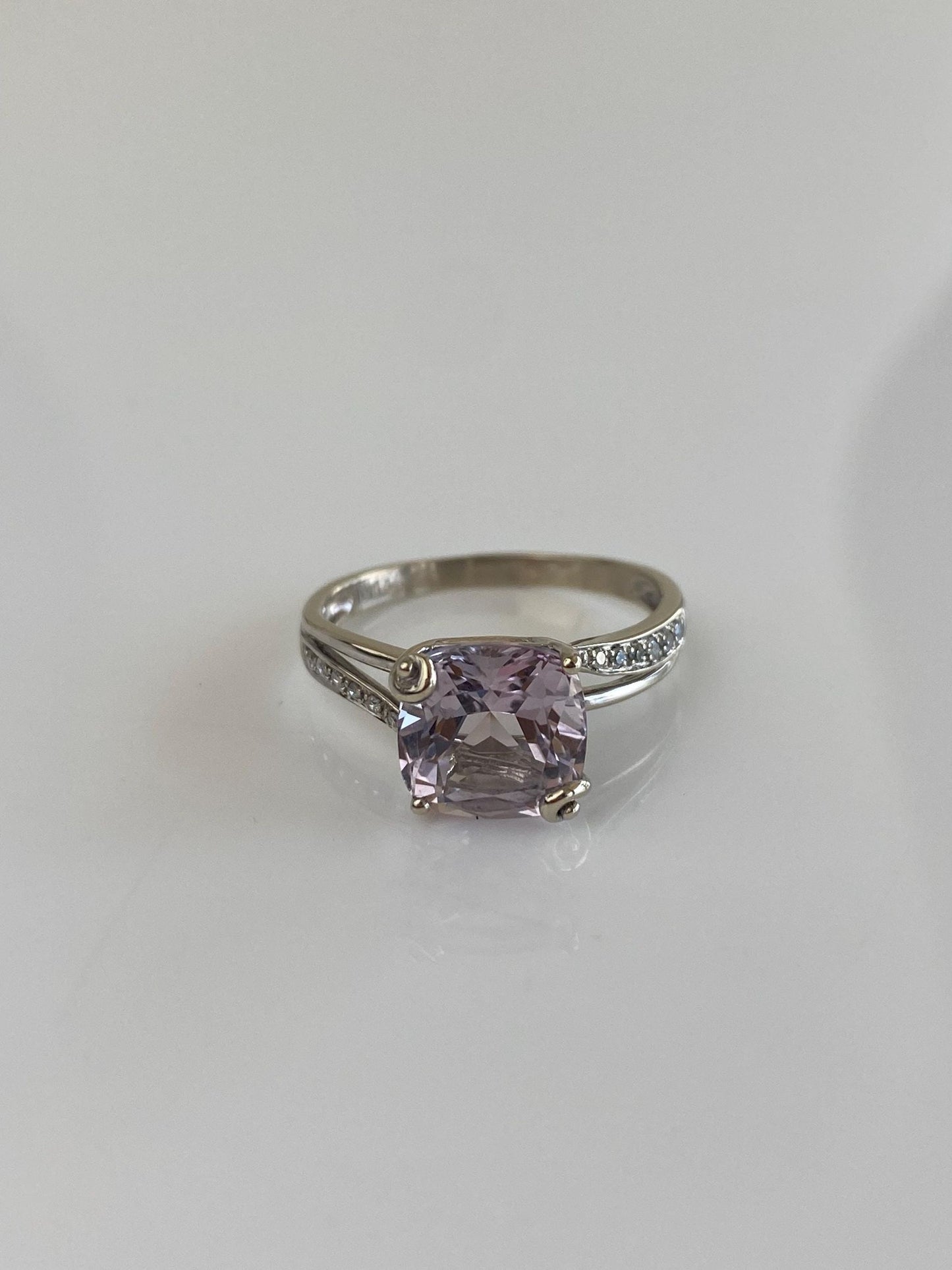 Vintage Solid 14k White Gold Light Purple Amethyst Clear Sapphire Ring - Size 8.25