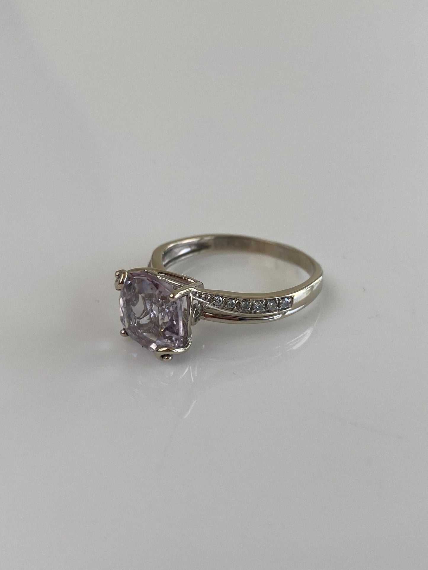 Vintage Solid 14k White Gold Light Purple Amethyst Clear Sapphire Ring - Size 8.25