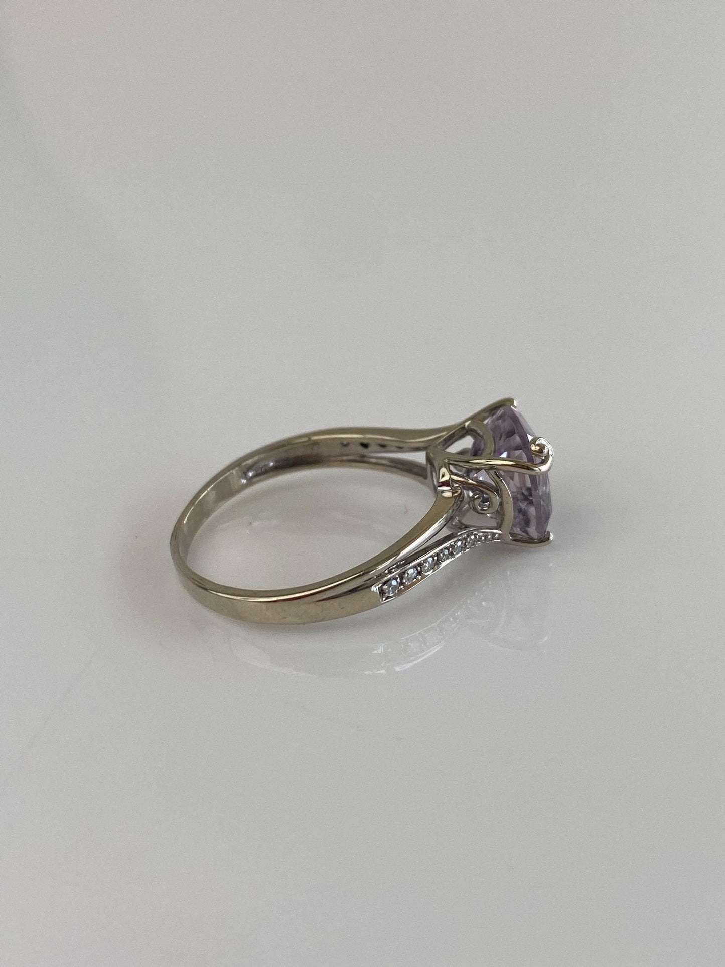 Vintage Solid 14k White Gold Light Purple Amethyst Clear Sapphire Ring - Size 8.25