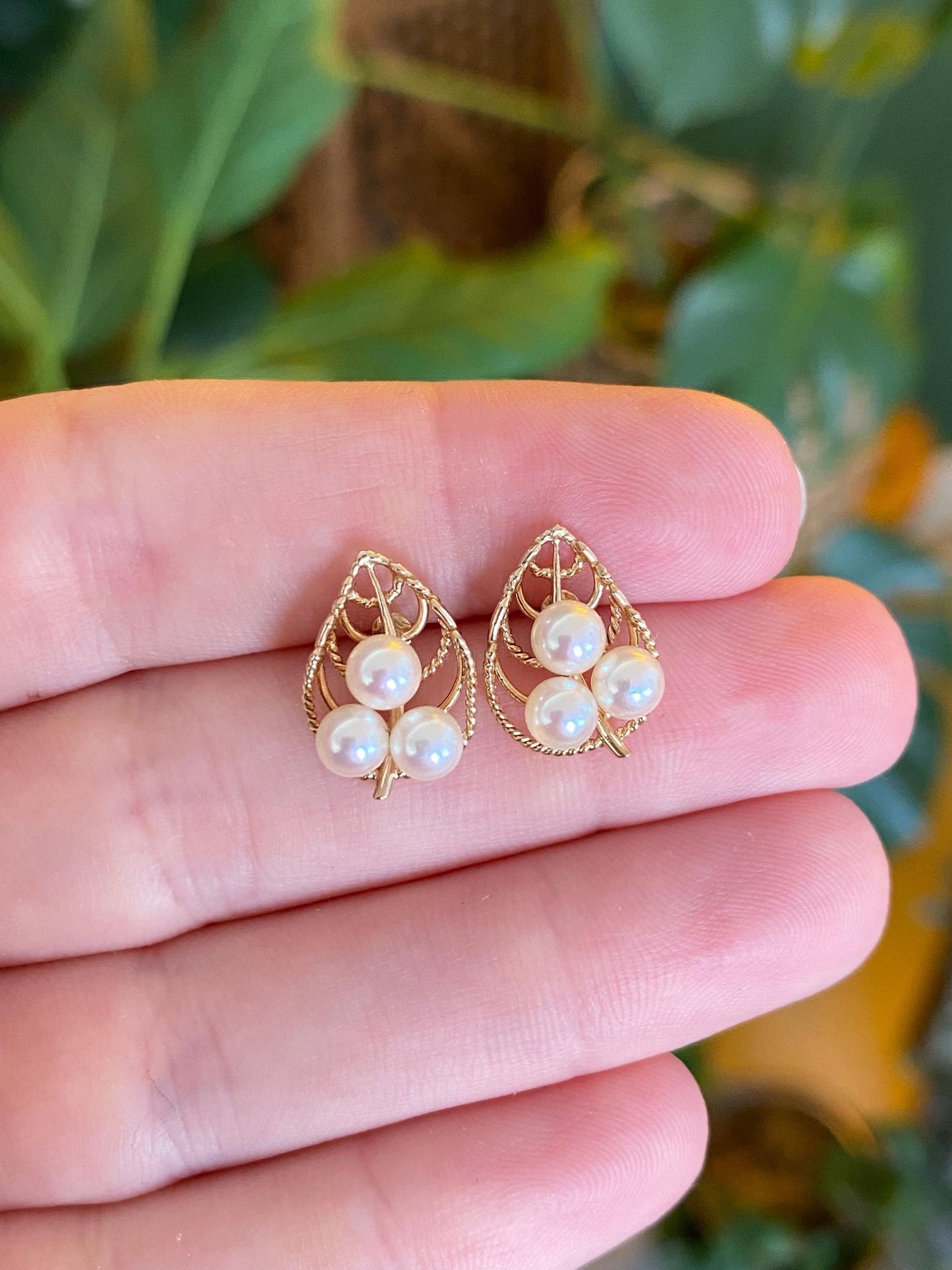 Vintage Solid 14k Yellow Gold Pearls Leaf Stud Earrings