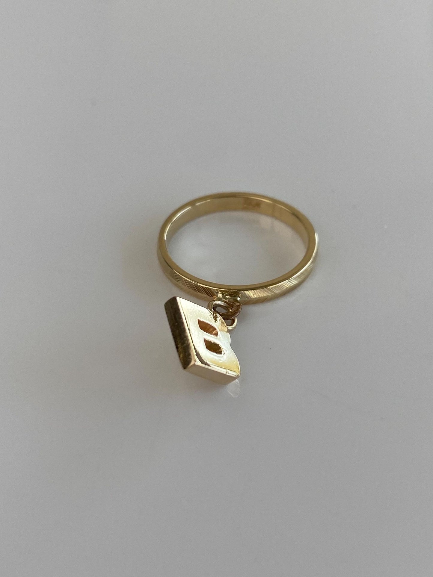 Vintage Solid 14k Yellow Gold Initial 'B' Charm Ring - Size 6.5