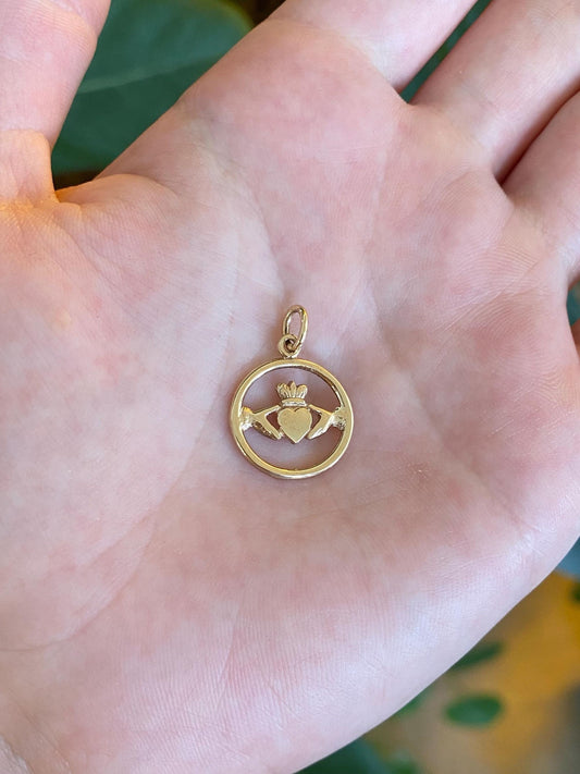 Vintage Solid 9k Yellow Gold Claddaugh Charm