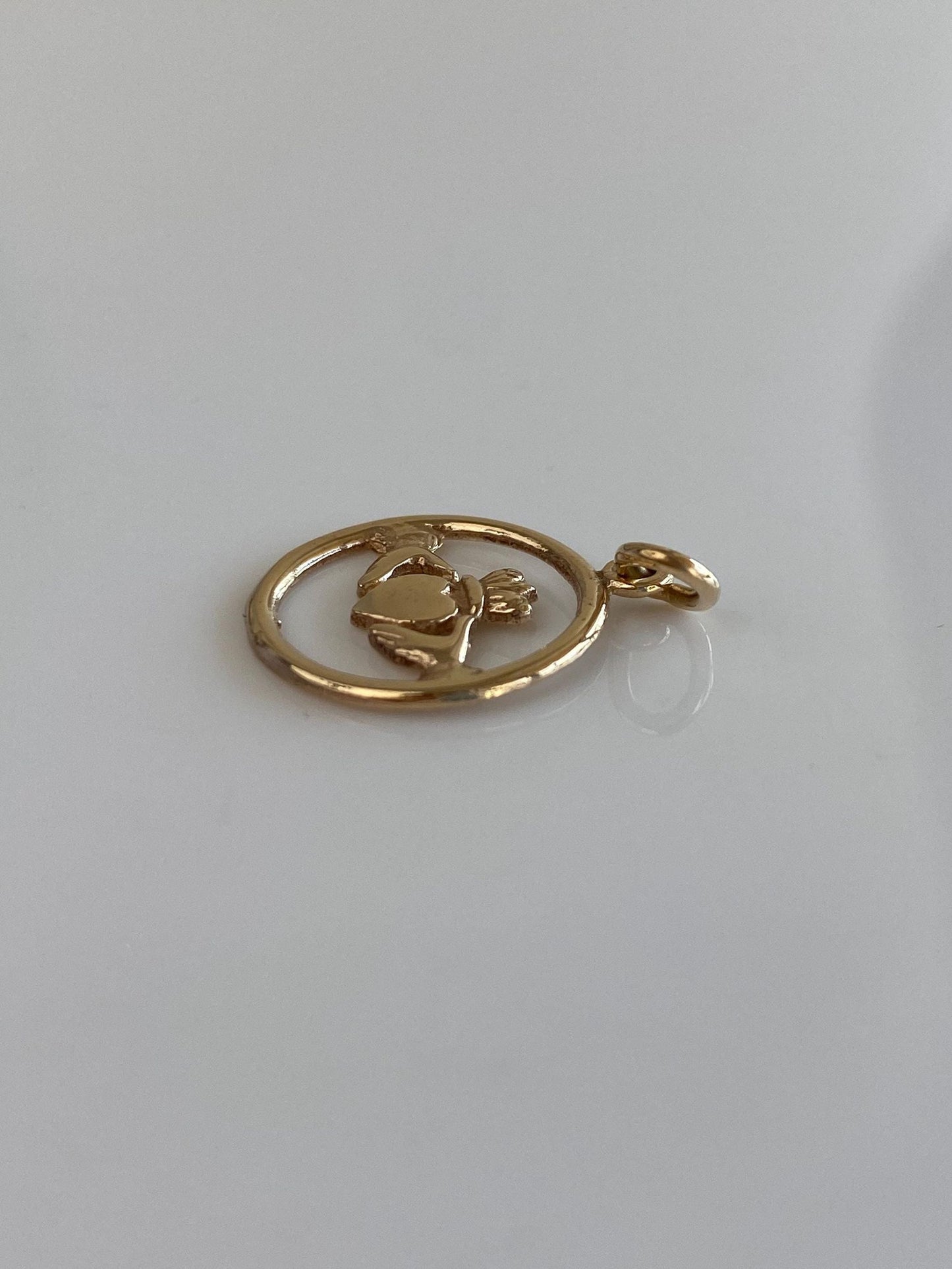 Vintage Solid 9k Yellow Gold Claddaugh Charm