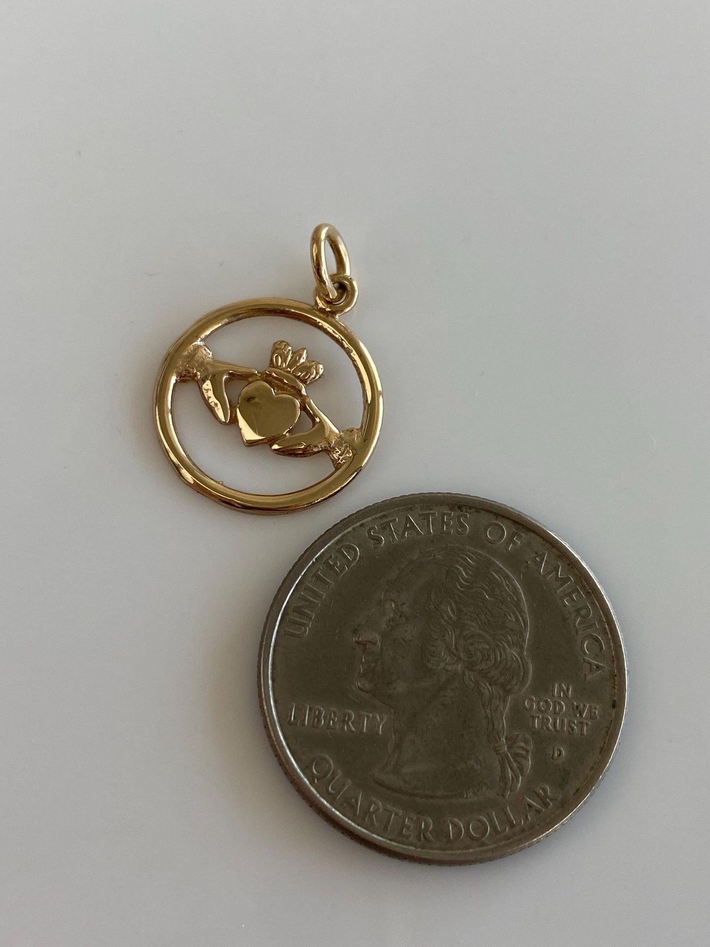 Vintage Solid 9k Yellow Gold Claddaugh Charm